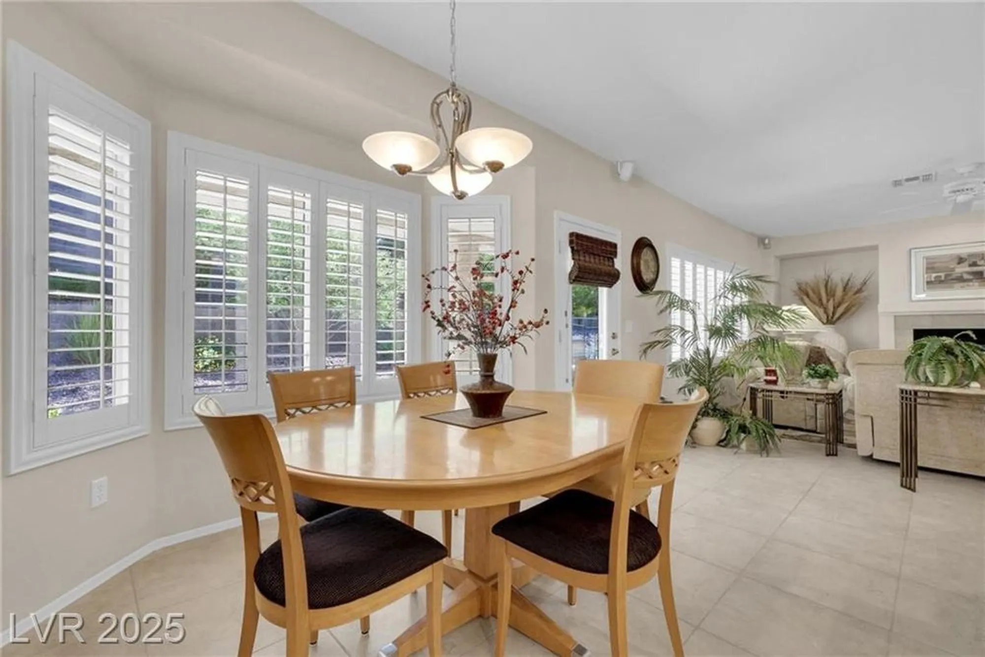 Property Slideshow image 12 of 37 | 1668 sebring hills dr, Henderson, NV, 89052