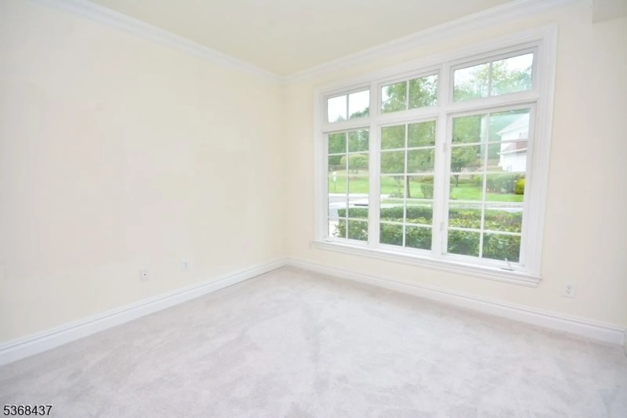 Property Slideshow image 17 of 30 | 35 schmidt cir, Watchung, NJ, 07069