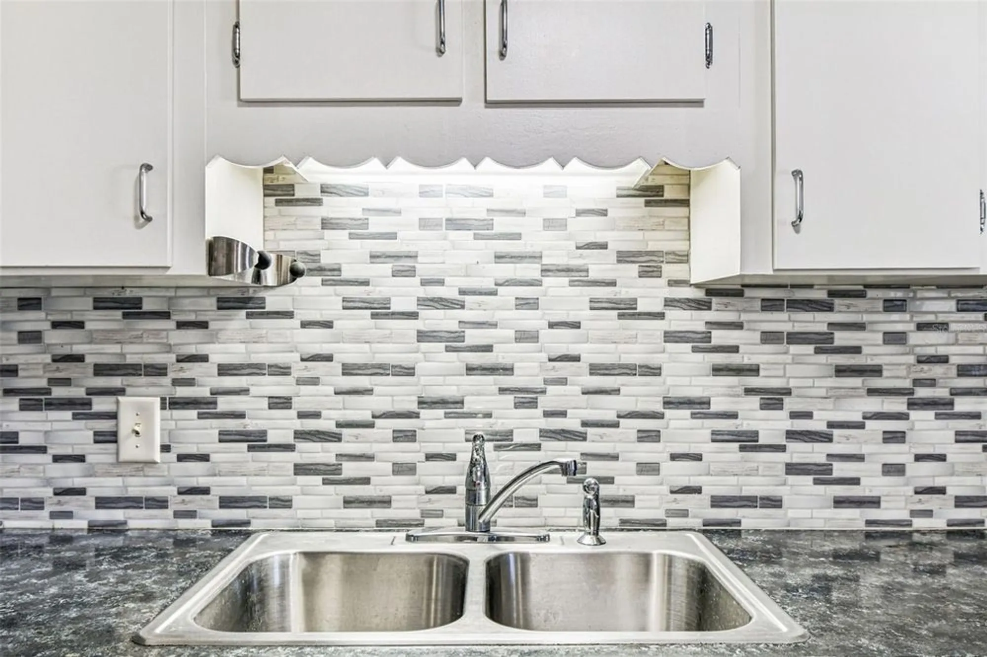 Property Slideshow image 17 of 73 | 2466 ecuadorian way apt 6, Clearwater, FL, 33763