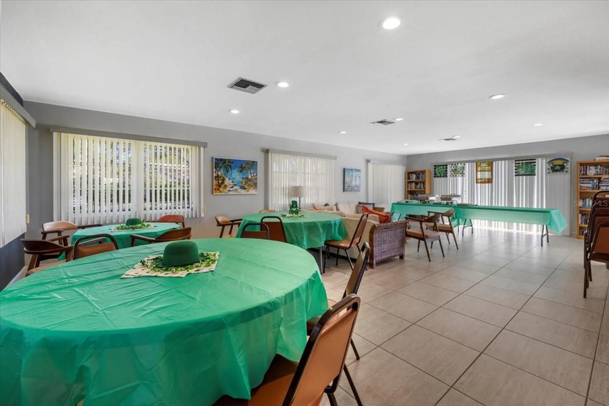 Property Slideshow image 29 of 33 | 7205 wood creek dr 16, Sarasota, FL, 34231