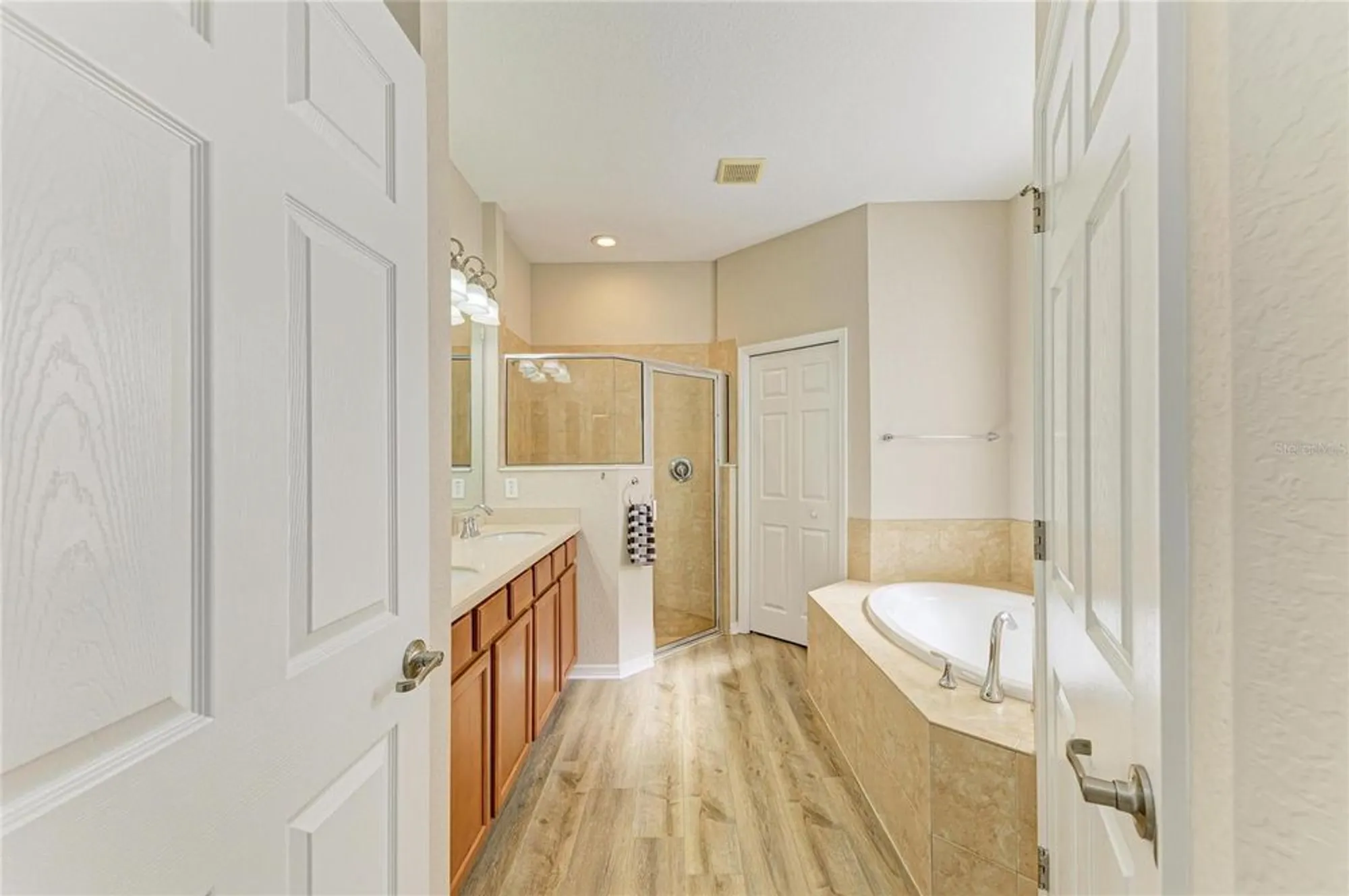 Property Slideshow image 26 of 63 | 350 river enclave ct, Bradenton, FL, 34212