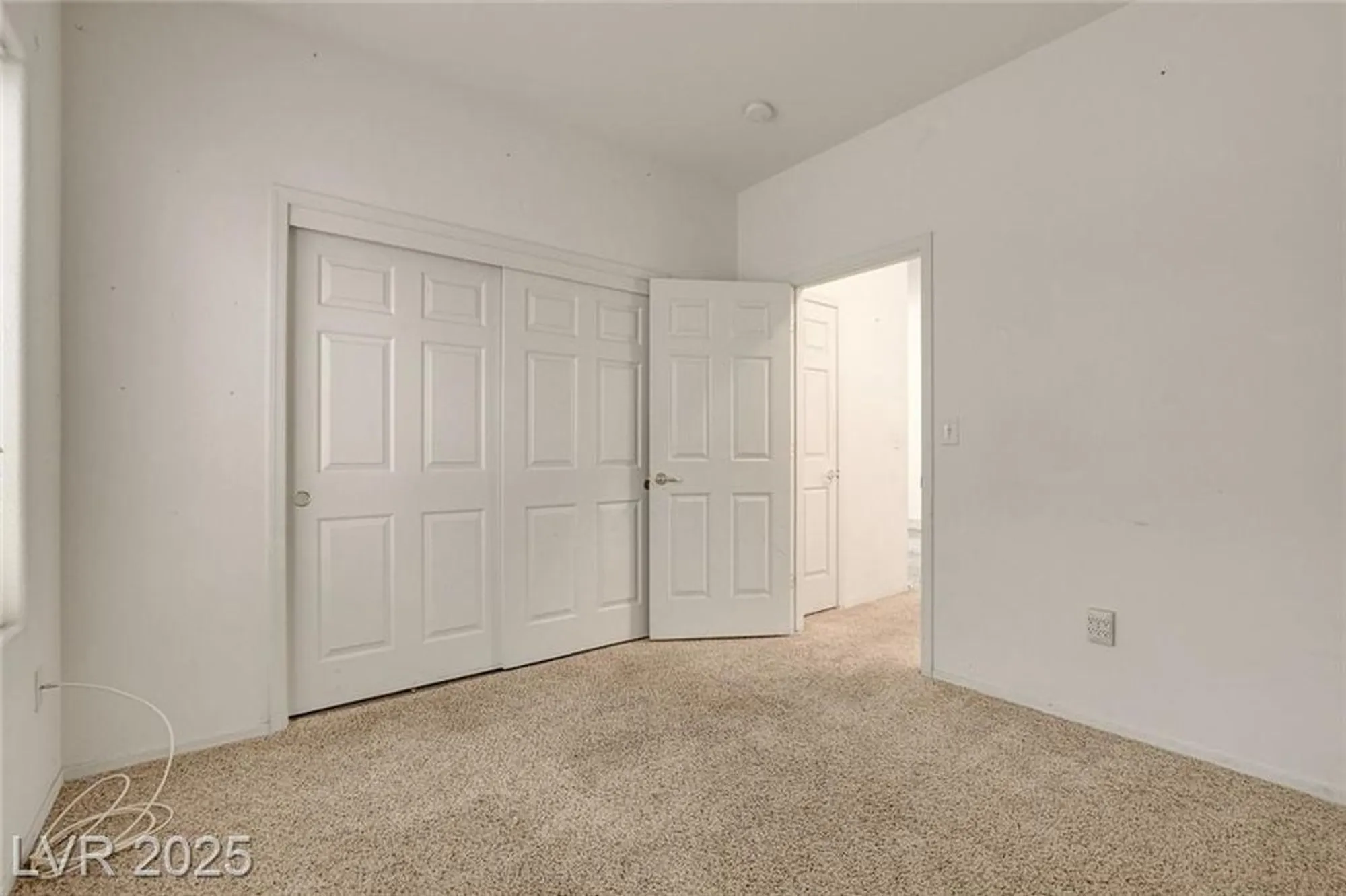 Property Slideshow image 26 of 45 | 2839 sapphire desert dr, Henderson, NV, 89052