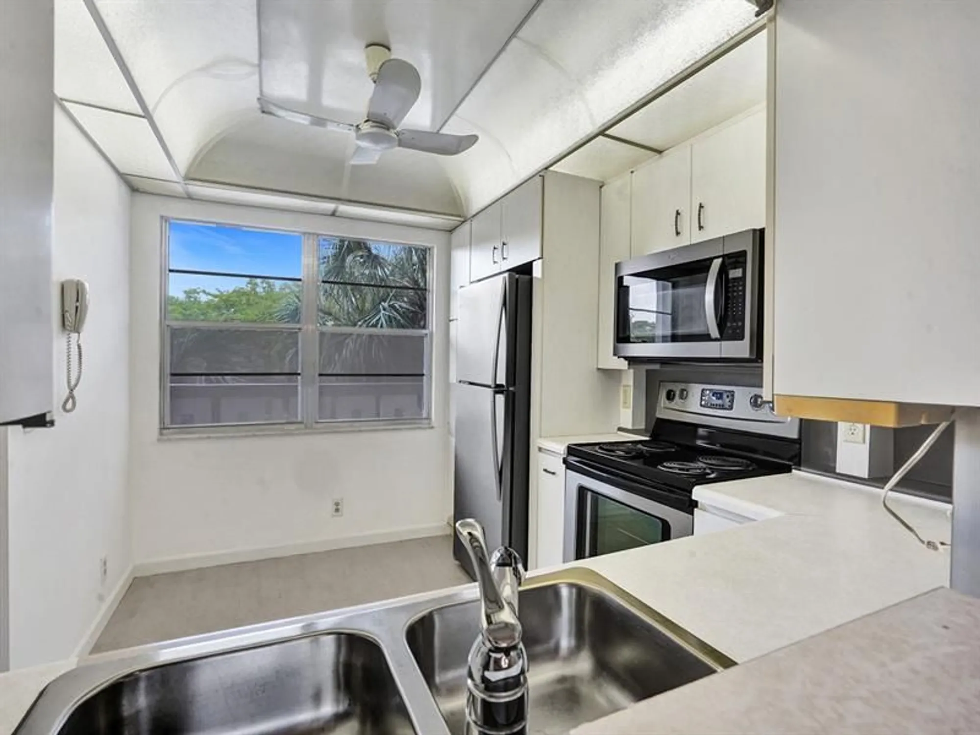 Property Slideshow image 23 of 64 | 3002 portofino isle c3, Coconut Creek, FL, 33066