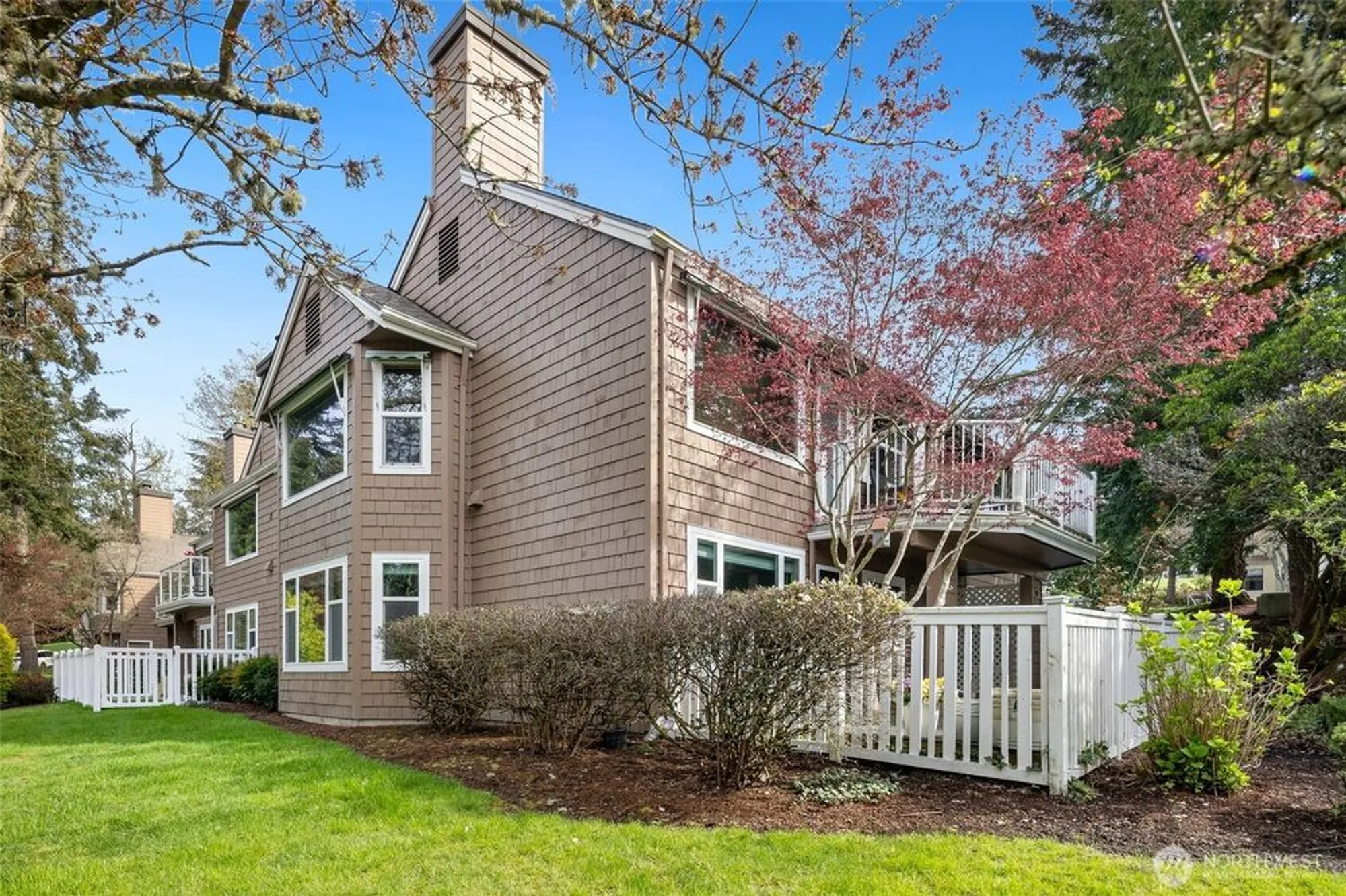 Property Slideshow image 18 of 27 | 4084 220th pl se # 1038, Issaquah, WA, 98029