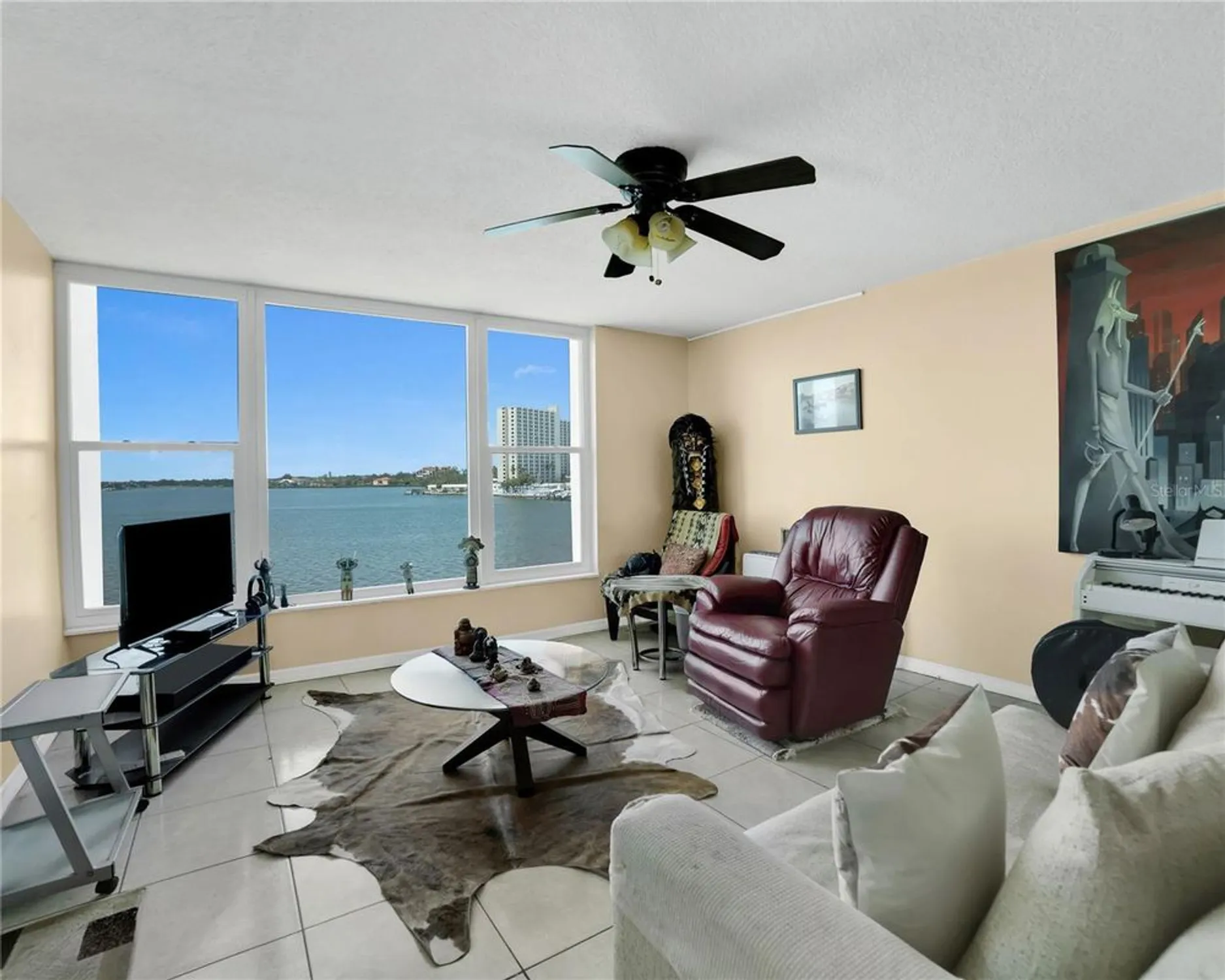 Property Slideshow image 9 of 17 | 7560 bay island dr 348, South Pasadena, FL, 33707