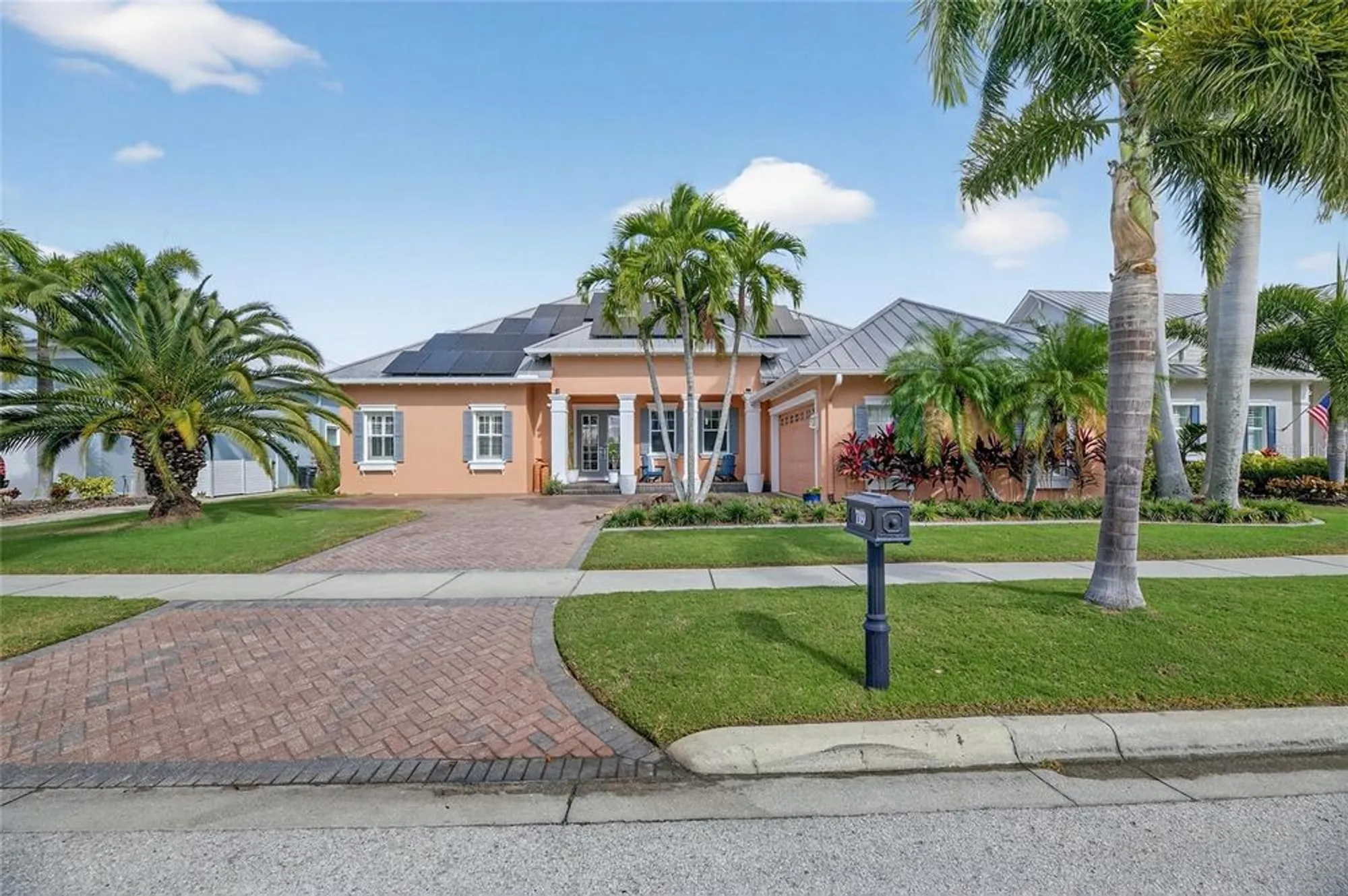 Property Slideshow image 8 of 99 | 719 islebay dr, Apollo Beach, FL, 33572