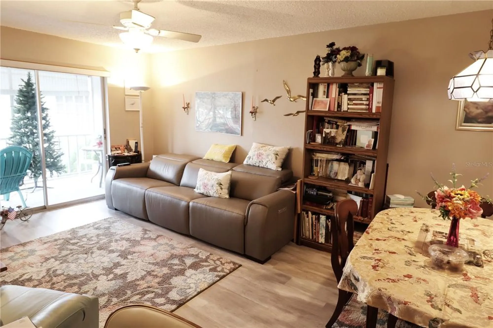 Property Slideshow image 4 of 12 | 4705 5th st 305, Bradenton, FL, 34207