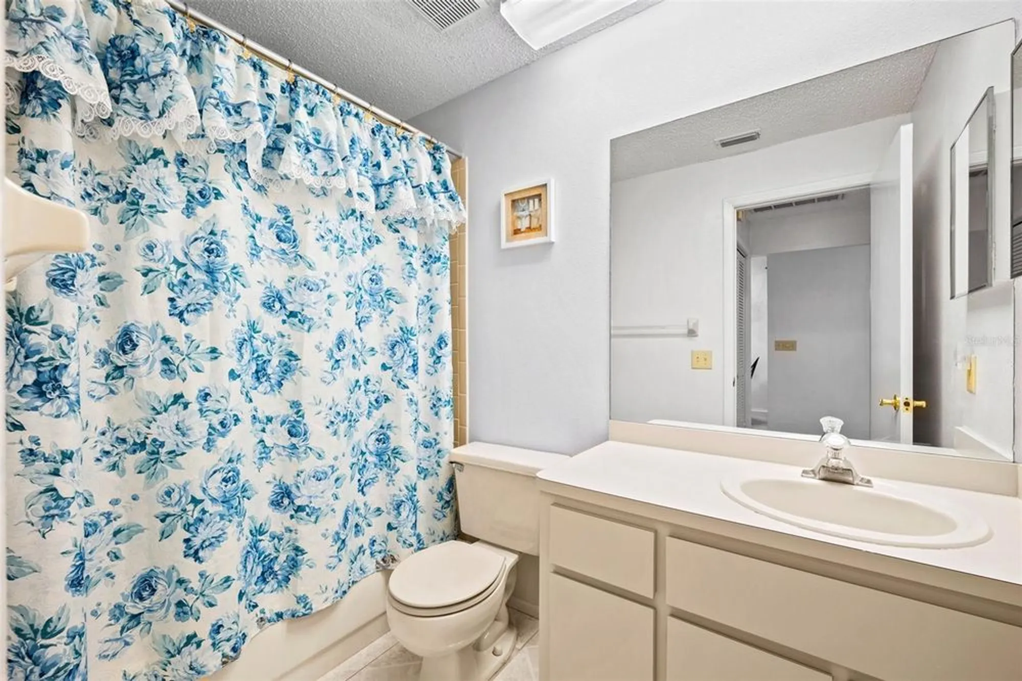 Property Slideshow image 13 of 17 | 4557 glen holw, New Port Richey, FL, 34653