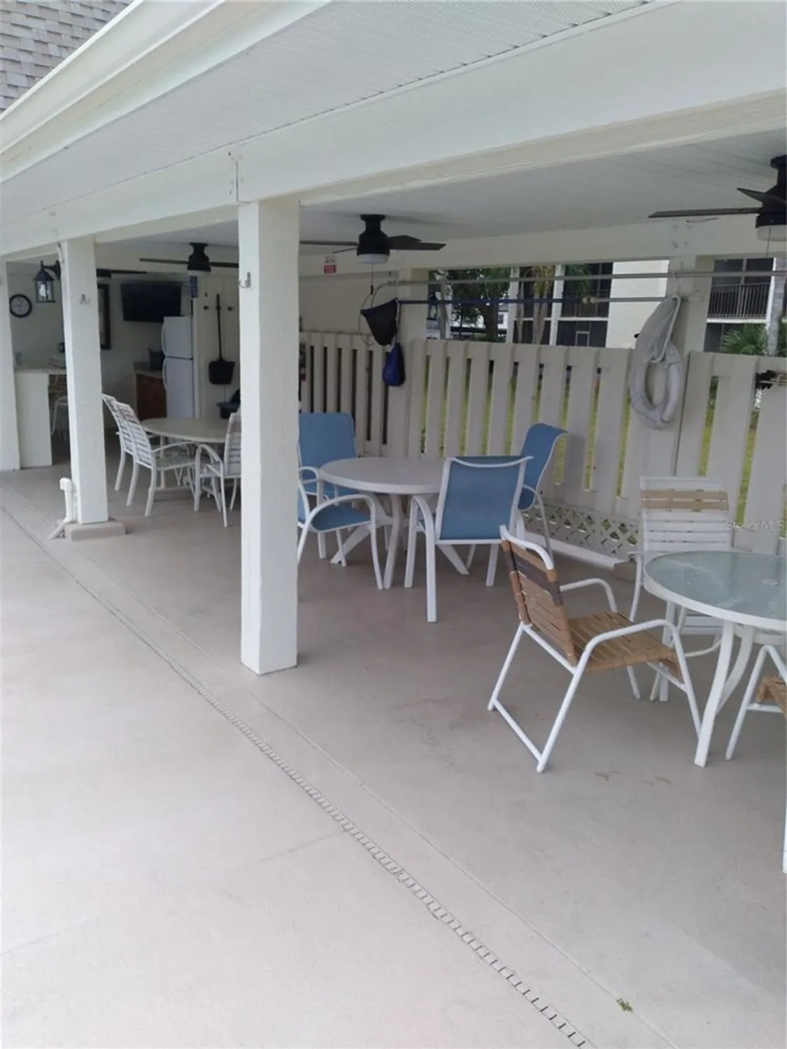 Property Slideshow image 4 of 16 | 1415 doolittle ln 104, Dunedin, FL, 34698