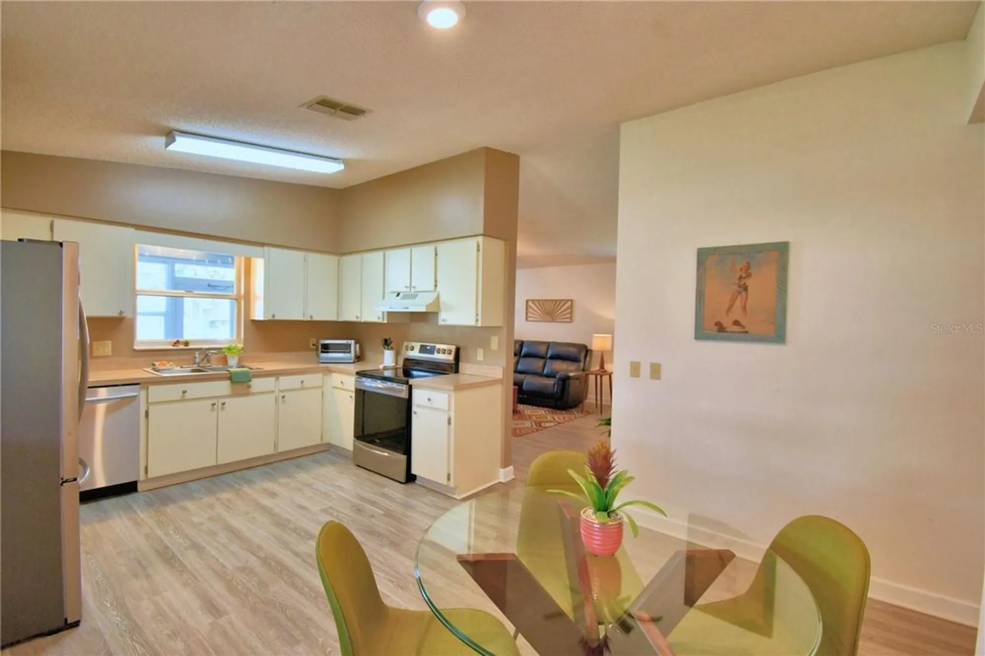 Property Slideshow image 20 of 60 | 4823 colonnades cir, Lakeland, FL, 33811