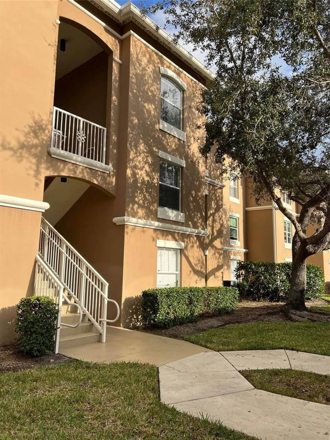 Property Slideshow image 2 of 20 | 5095 fairways cir i306, Vero Beach, FL, 32967