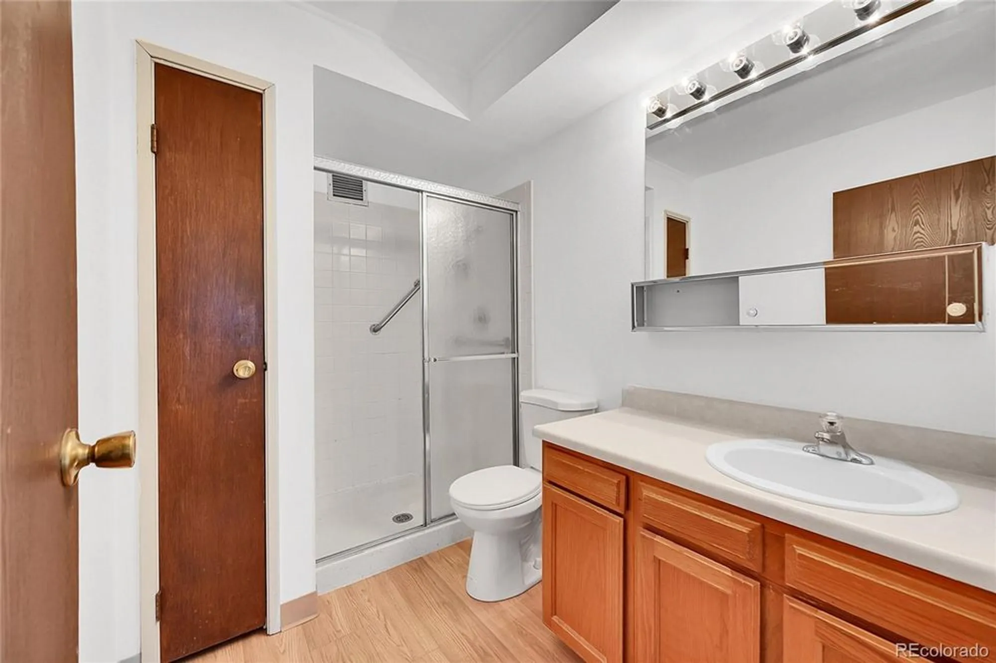 Property Slideshow image 9 of 20 | 3022 s wheeling way apt 205, Aurora, CO, 80014