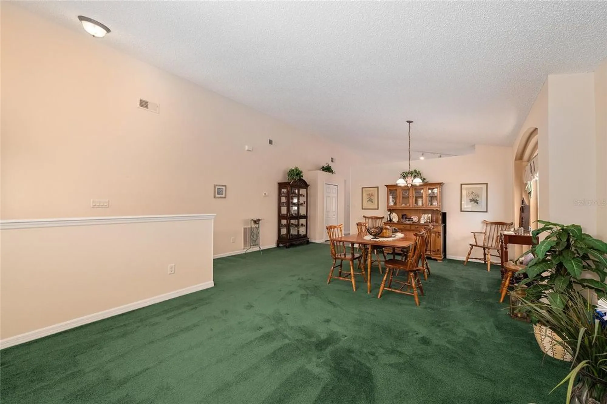 Property Slideshow image 11 of 37 | 24817 cranes roost cir, Leesburg, FL, 34748