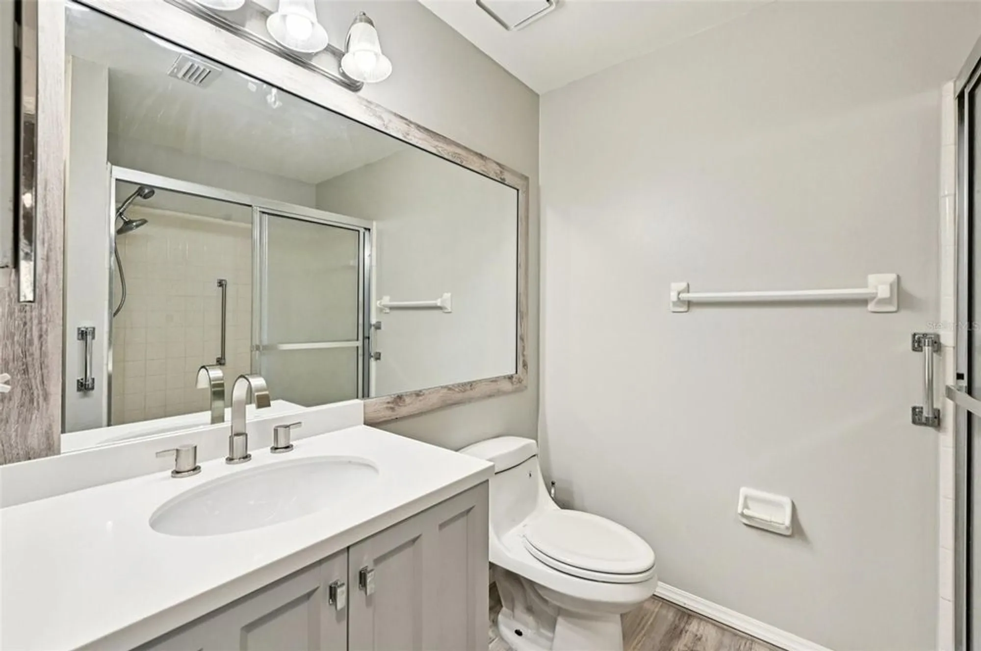 Property Slideshow image 22 of 55 | 2421 lancaster dr, Sun City Center, FL, 33573