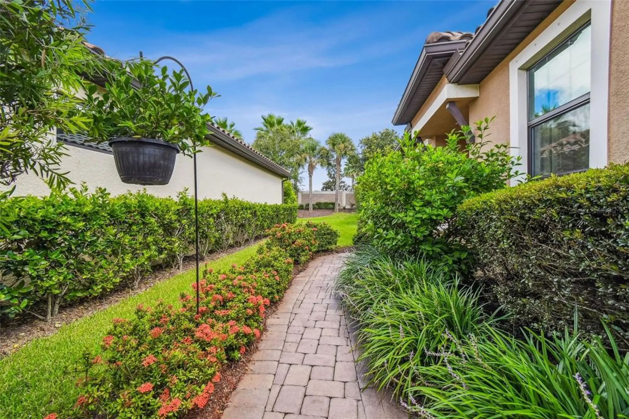 Property Slideshow image 6 of 70 | 11551 callisia dr, Odessa, FL, 33556