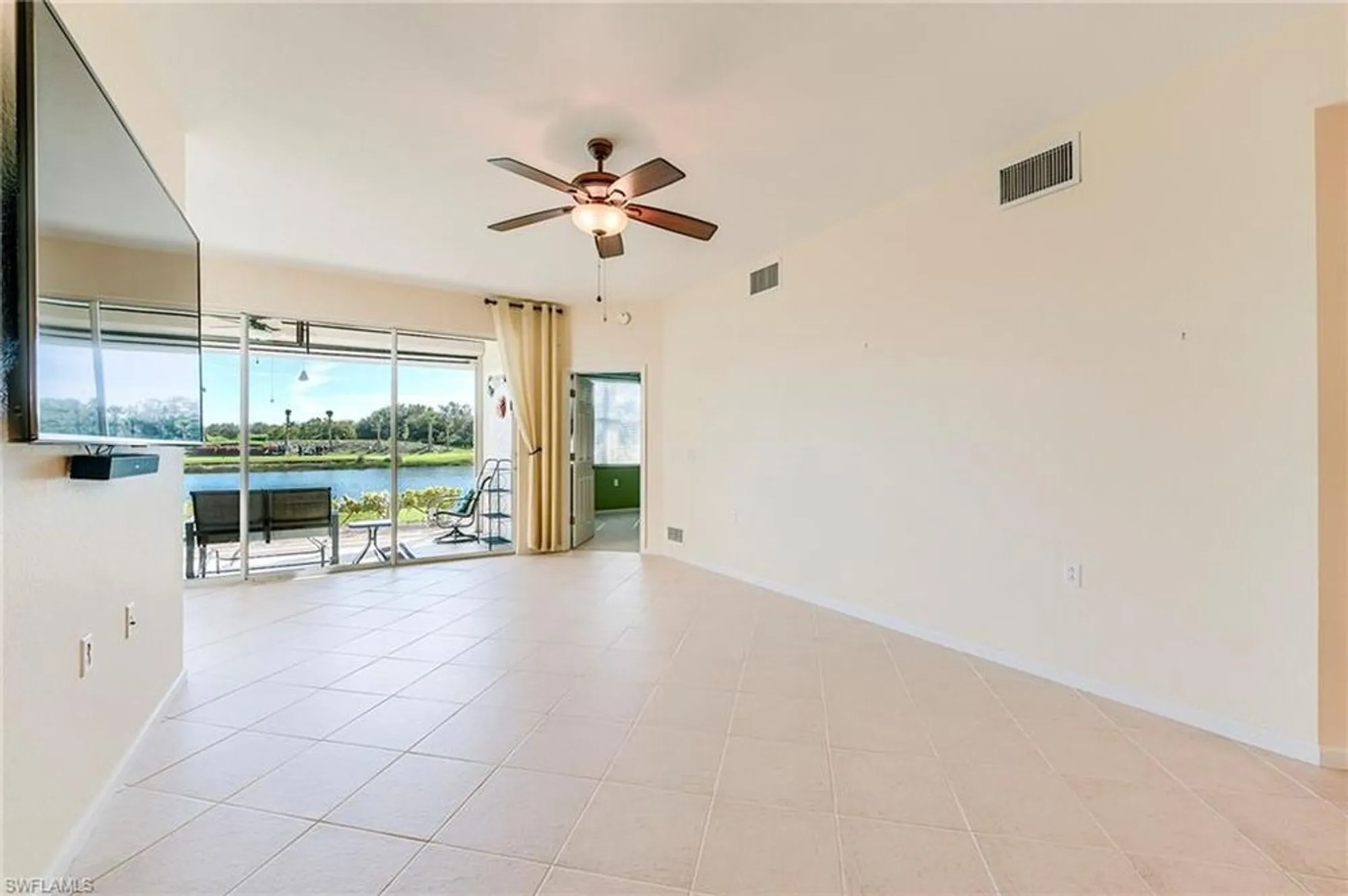 Property Slideshow image 14 of 44 | 3090 meandering way 101, Fort Myers, FL, 33905
