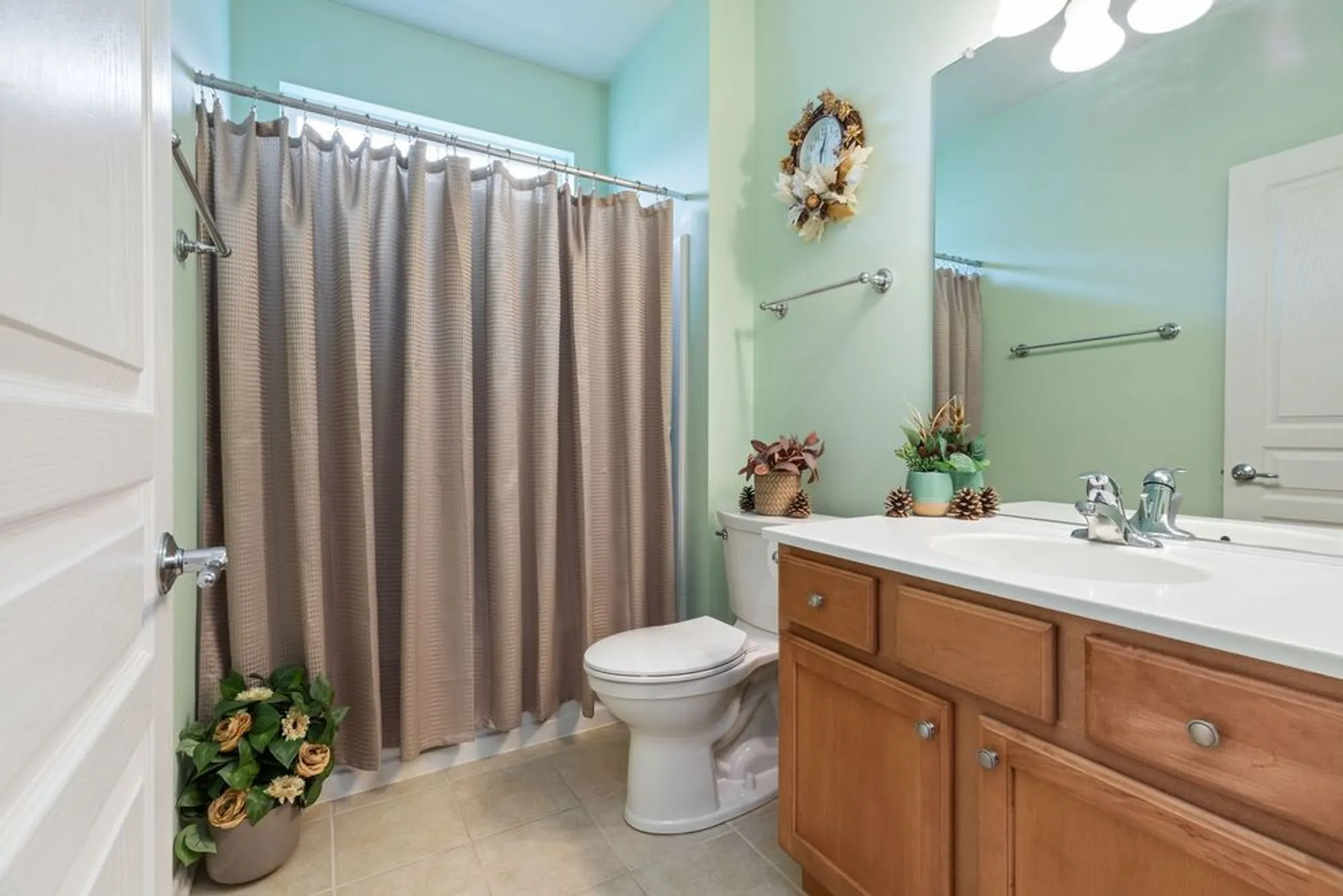 Property Slideshow image 24 of 38 | 110 national ct, Shorewood, IL, 60404