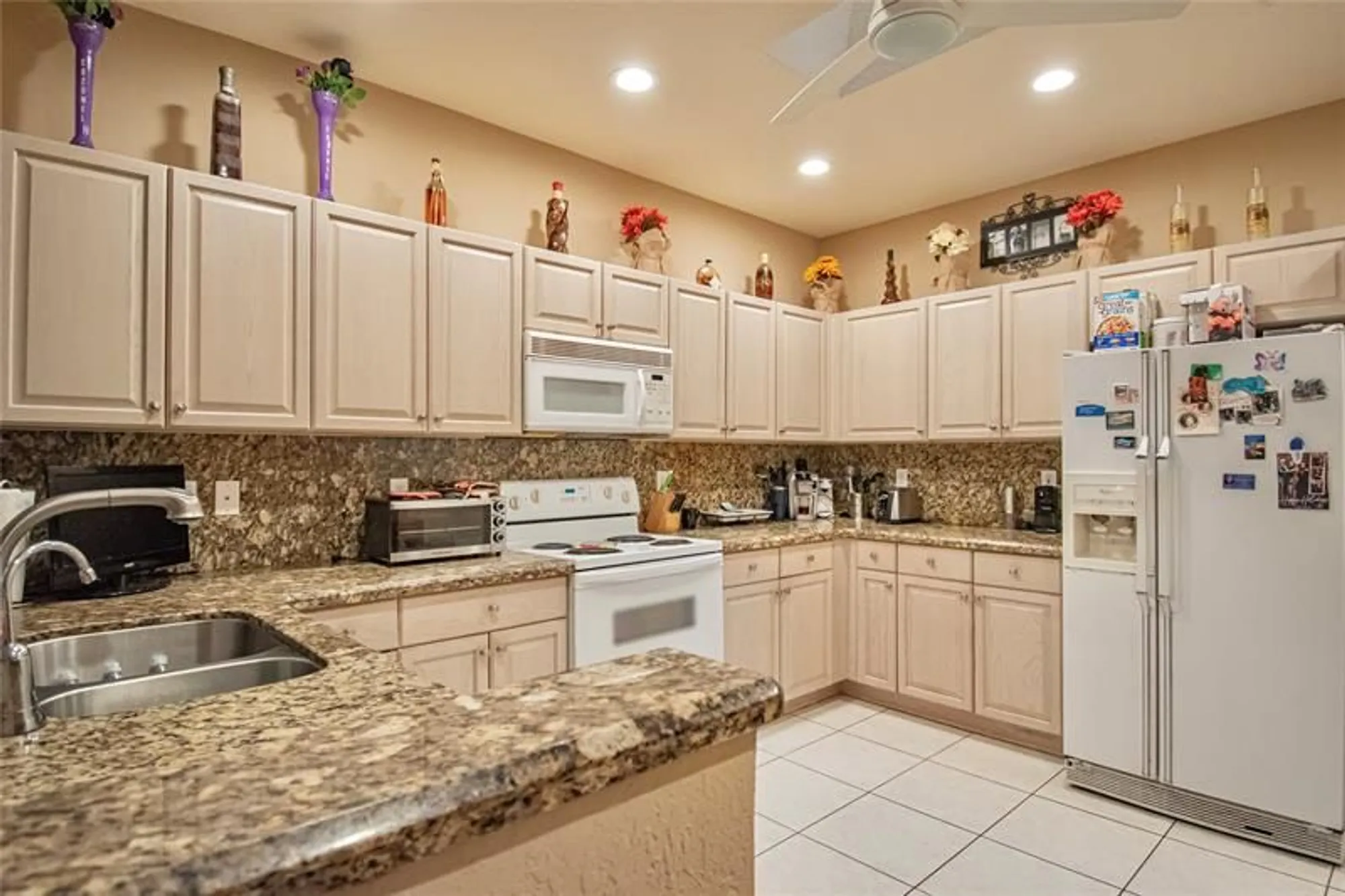 Property Slideshow image 18 of 34 | 12611 crystal pointe dr c, Boynton Beach, FL, 33437