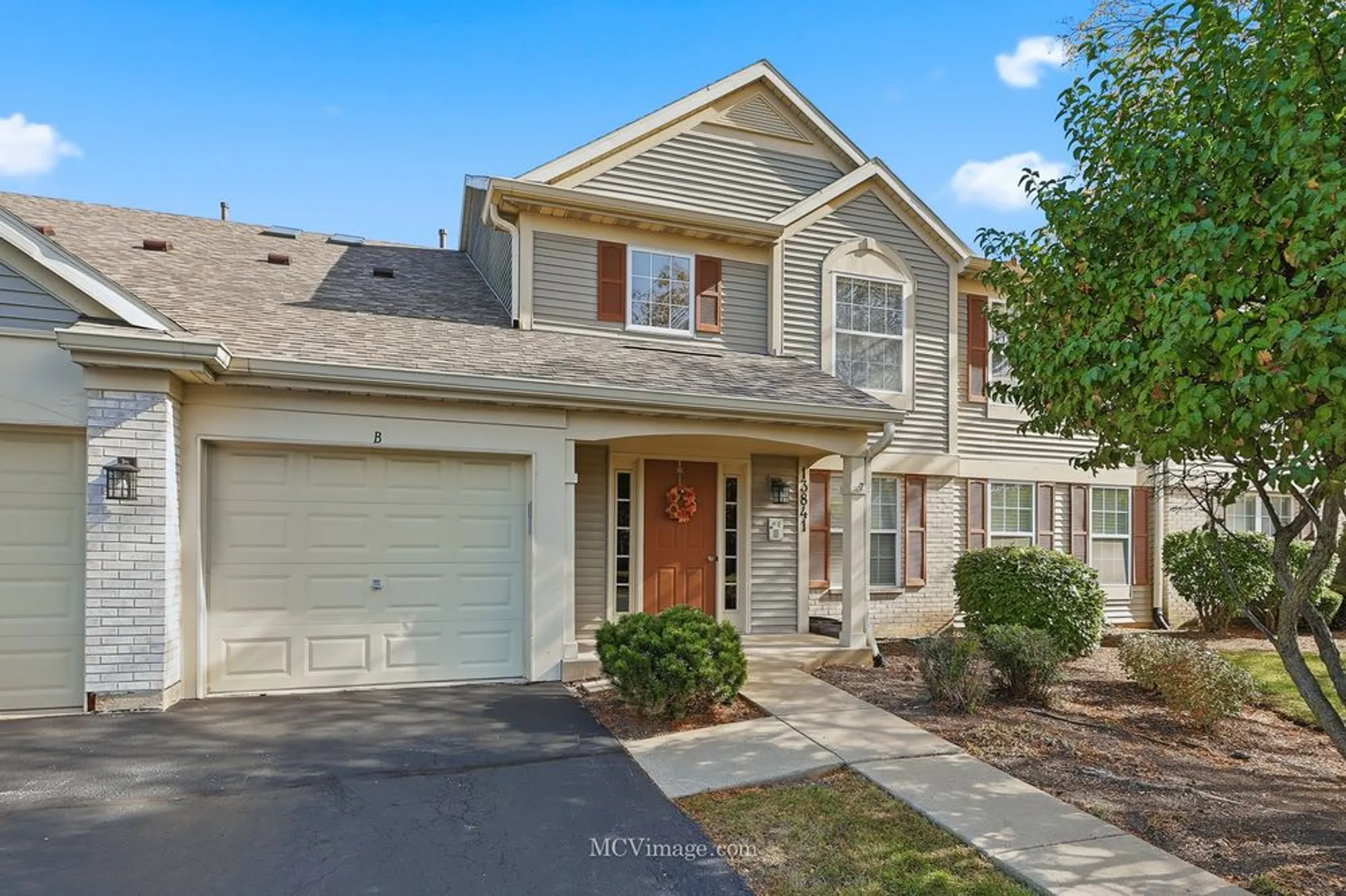 Property Slideshow image 1 of 27 | 13841 s bristlecone ln a, Plainfield, IL, 60544