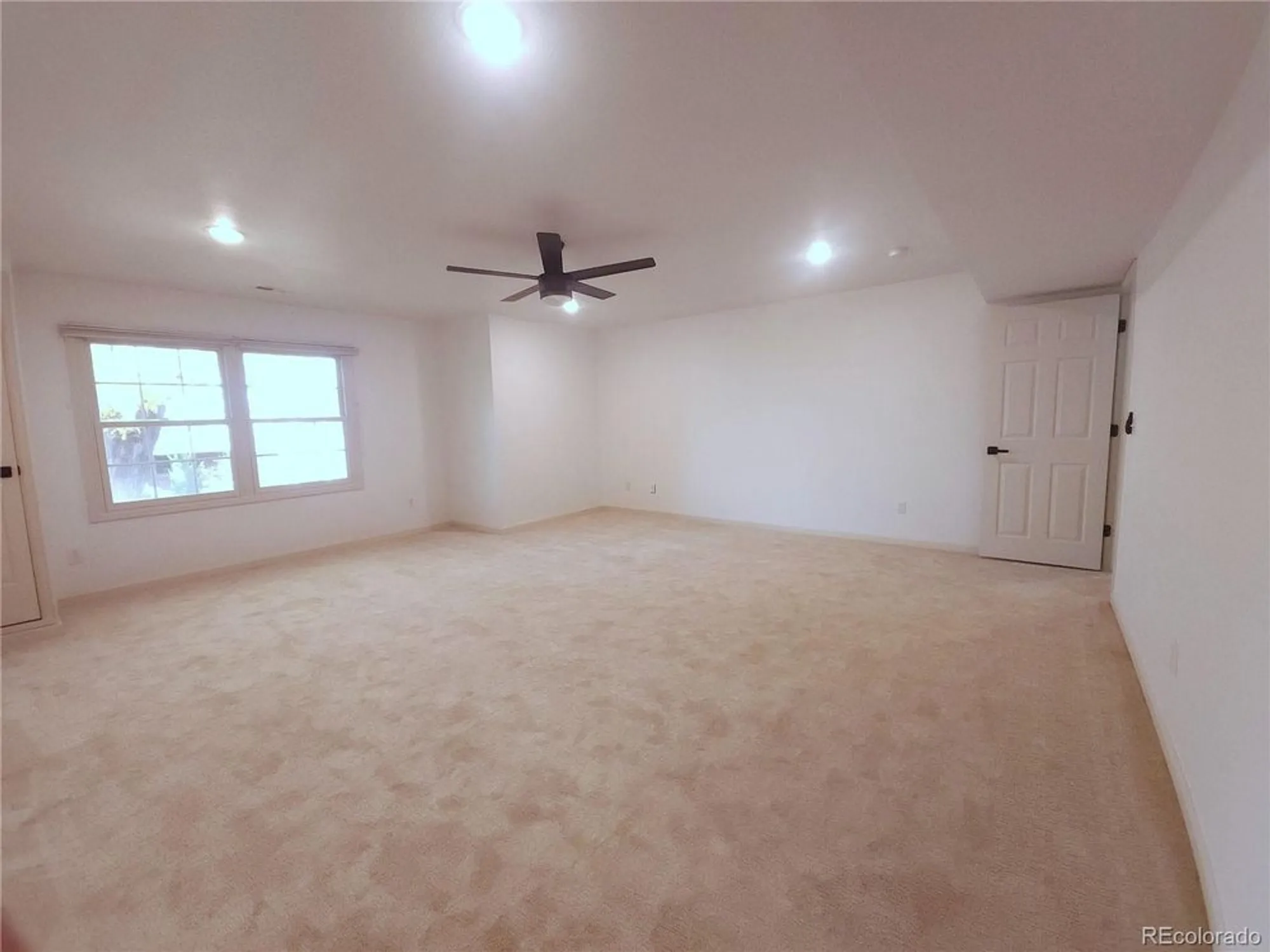 Property Slideshow image 23 of 31 | 4927 greenwich way, Highlands Ranch, CO, 80130