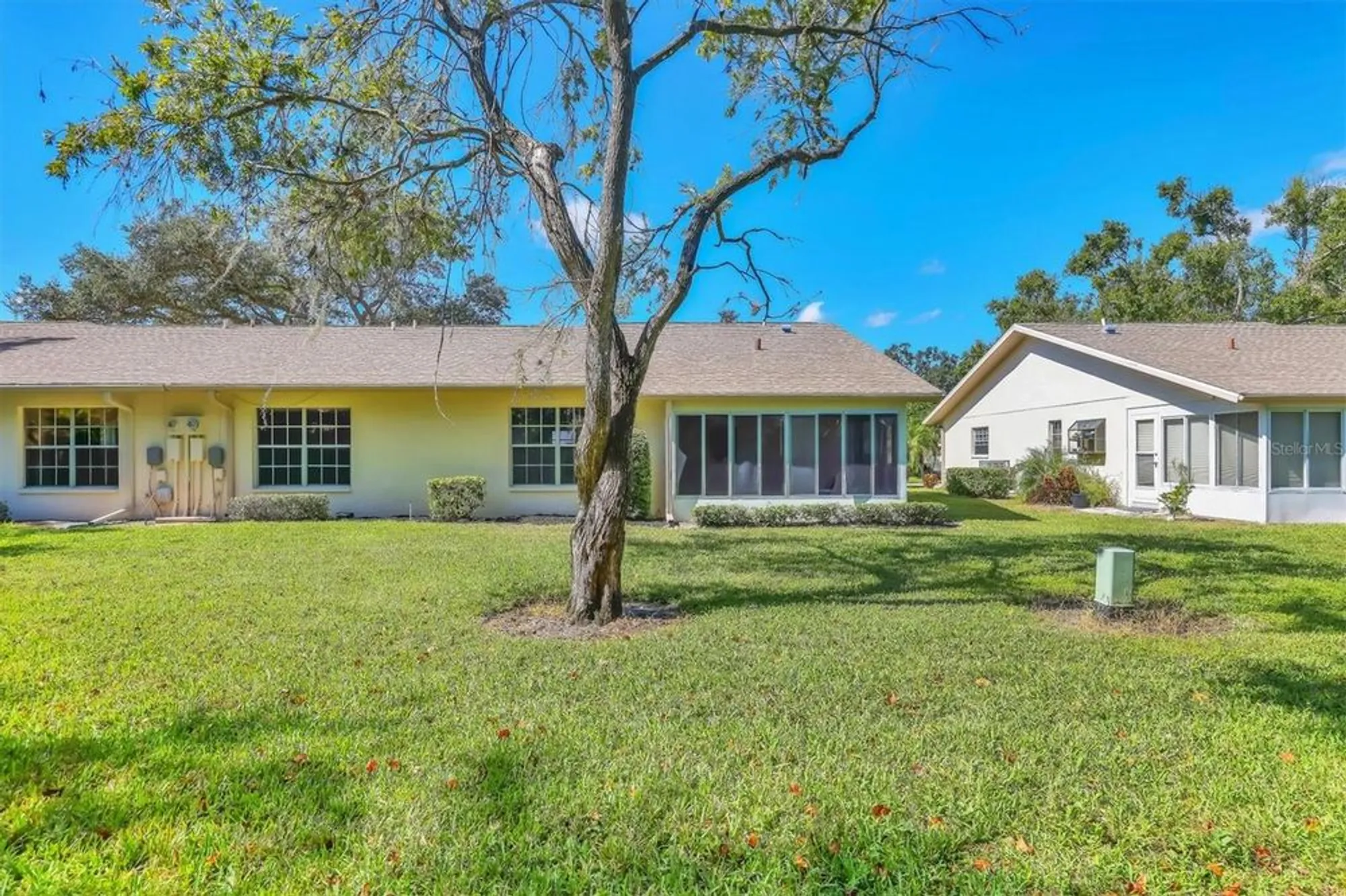 Property Slideshow image 30 of 44 | 4247 oakhurst cir 3033, Sarasota, FL, 34233