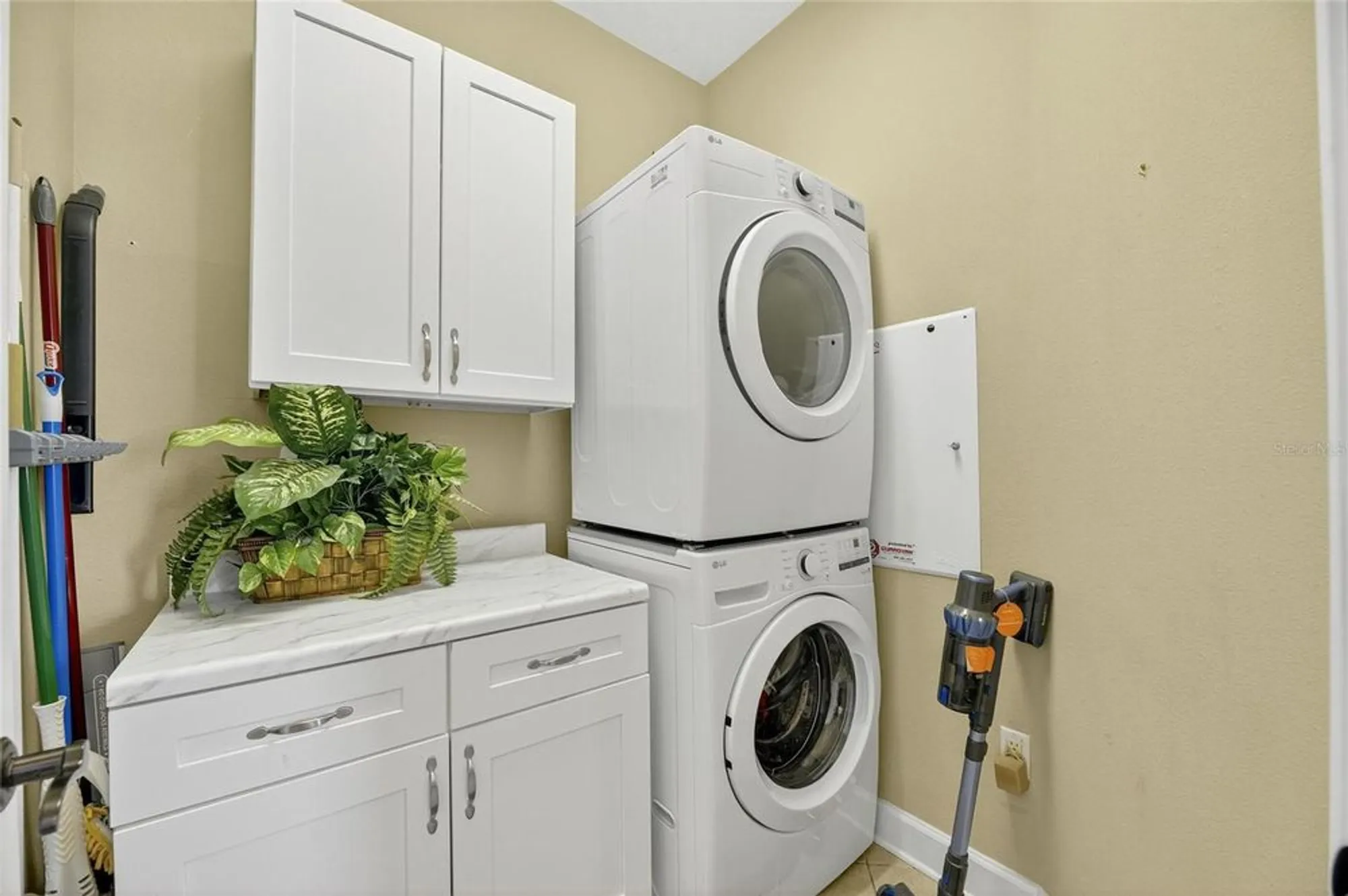 Property Slideshow image 26 of 85 | 5312 golden isles dr, Apollo Beach, FL, 33572