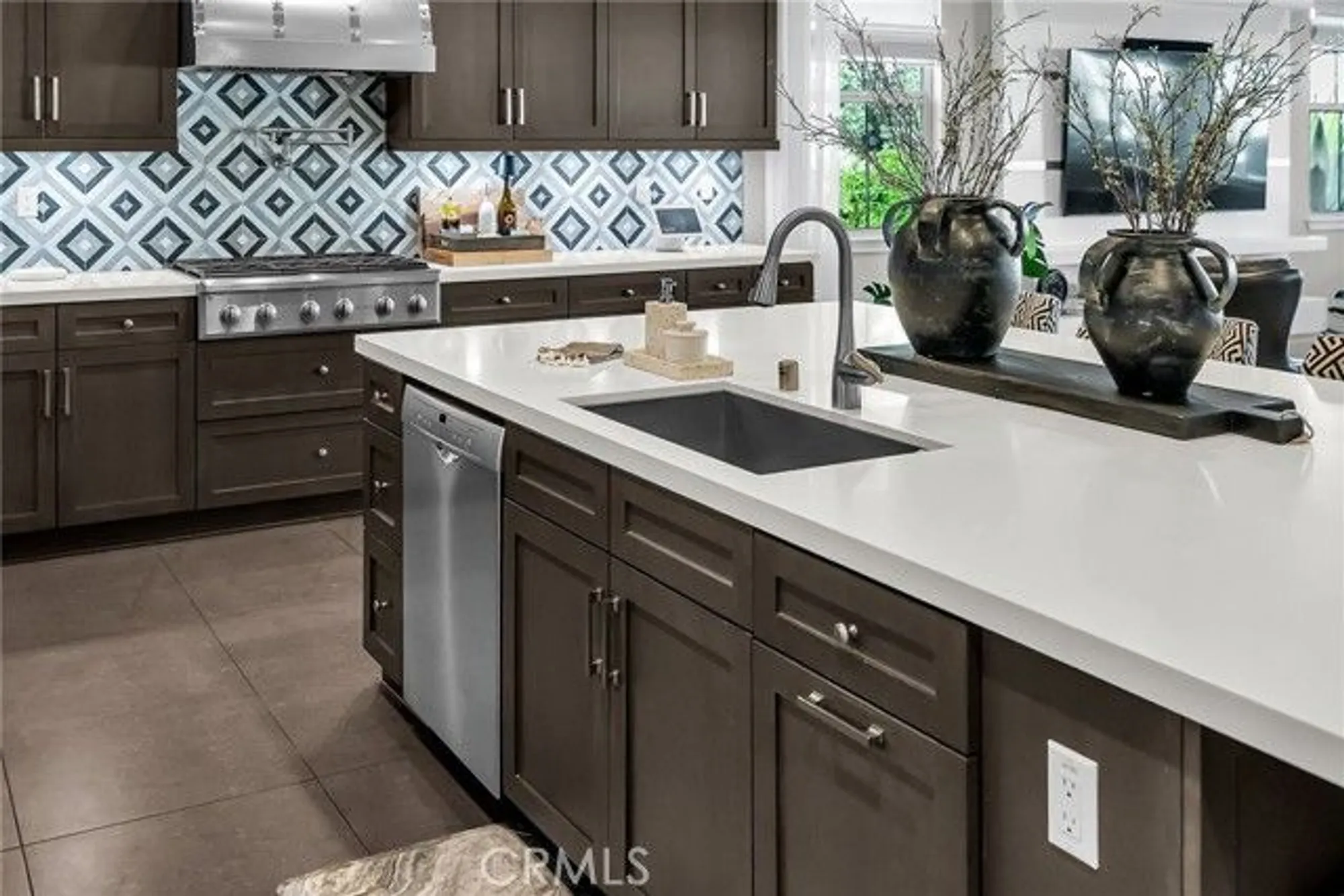 Property Slideshow image 9 of 44 | 11686 oakton way, Corona, CA, 92883