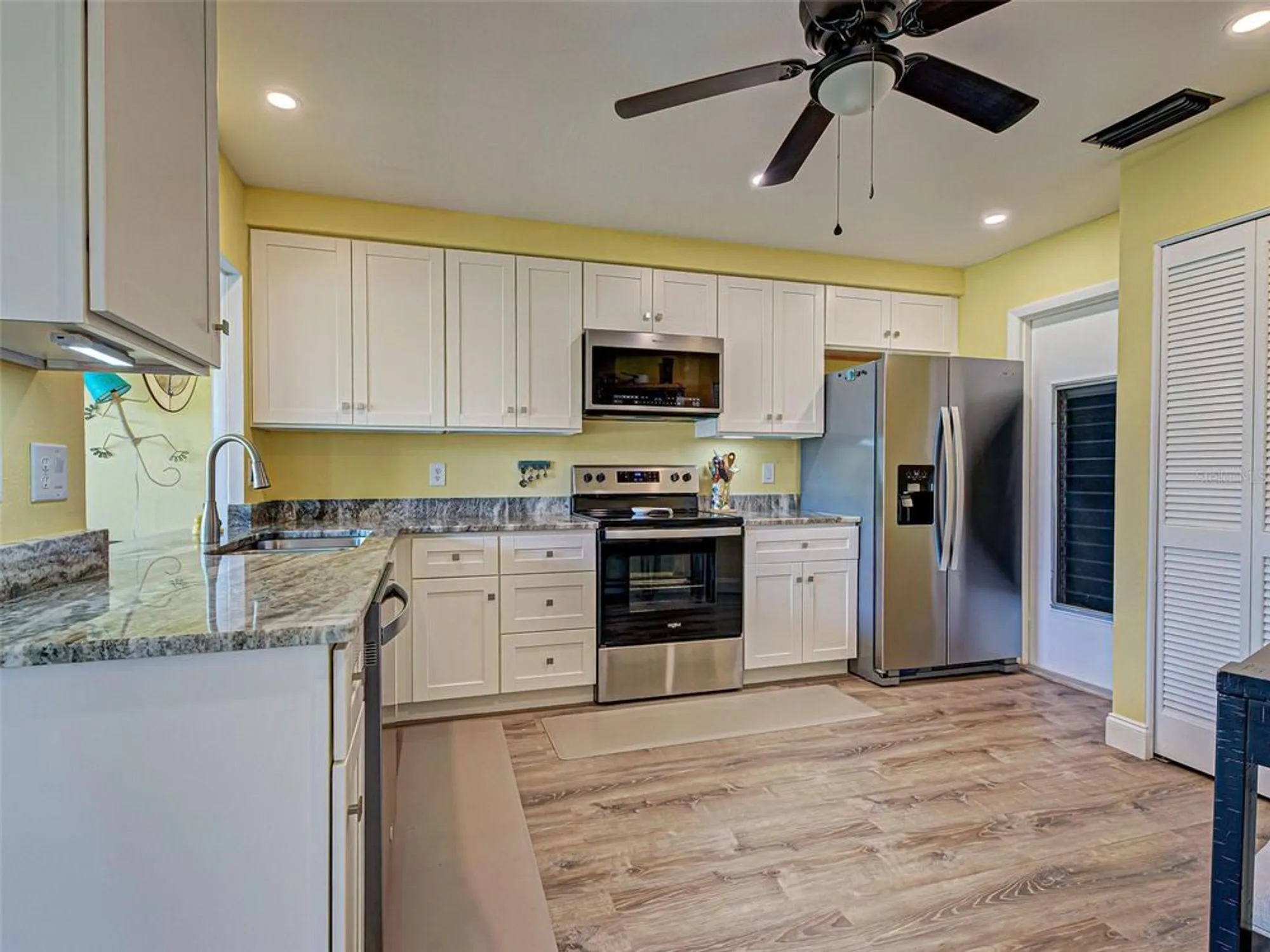 Property Slideshow image 18 of 38 | 611 chestnut ln none, Englewood, FL, 34223