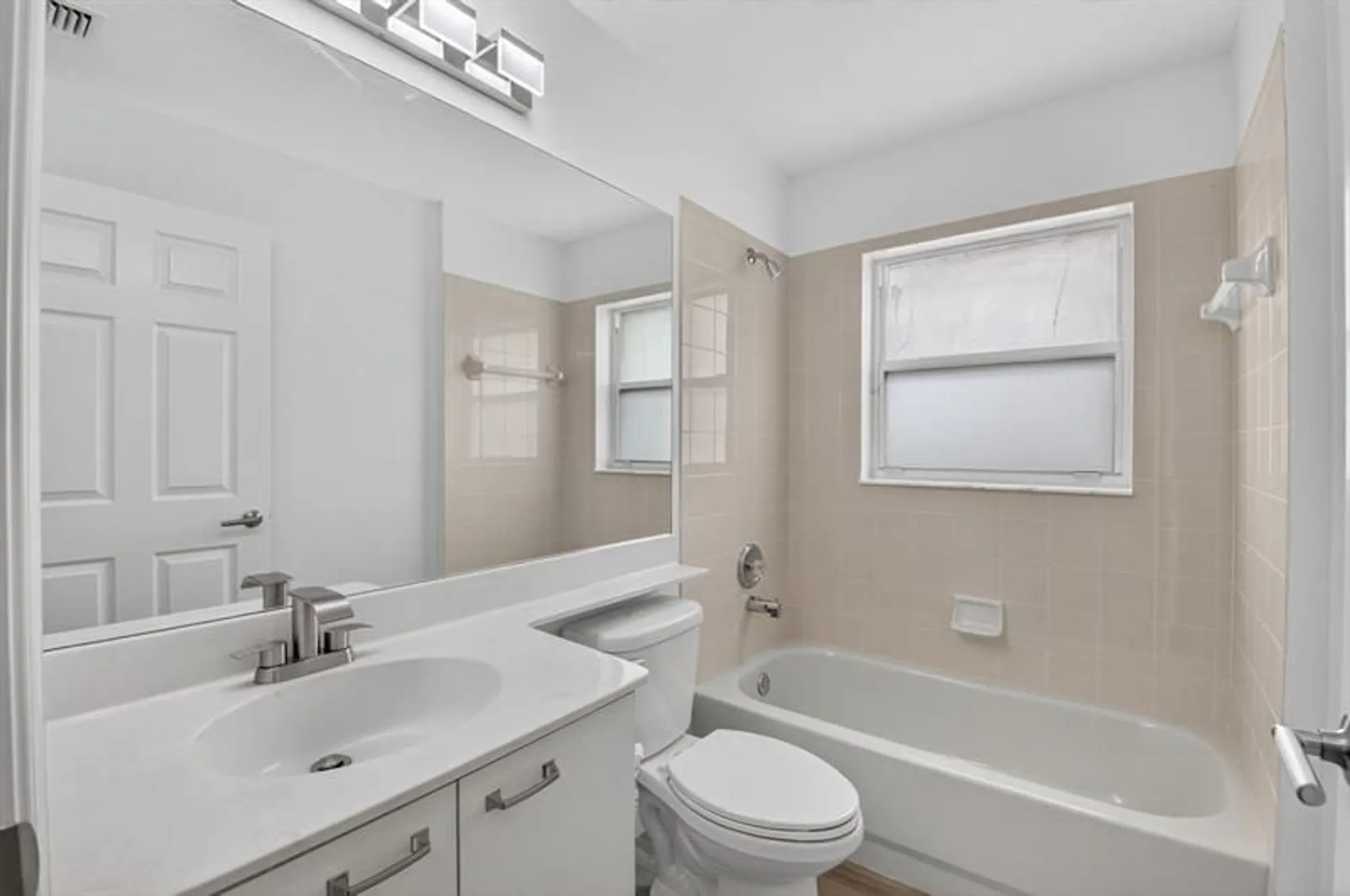 Property Slideshow image 31 of 62 | 5891 royal isles blvd, Boynton Beach, FL, 33437