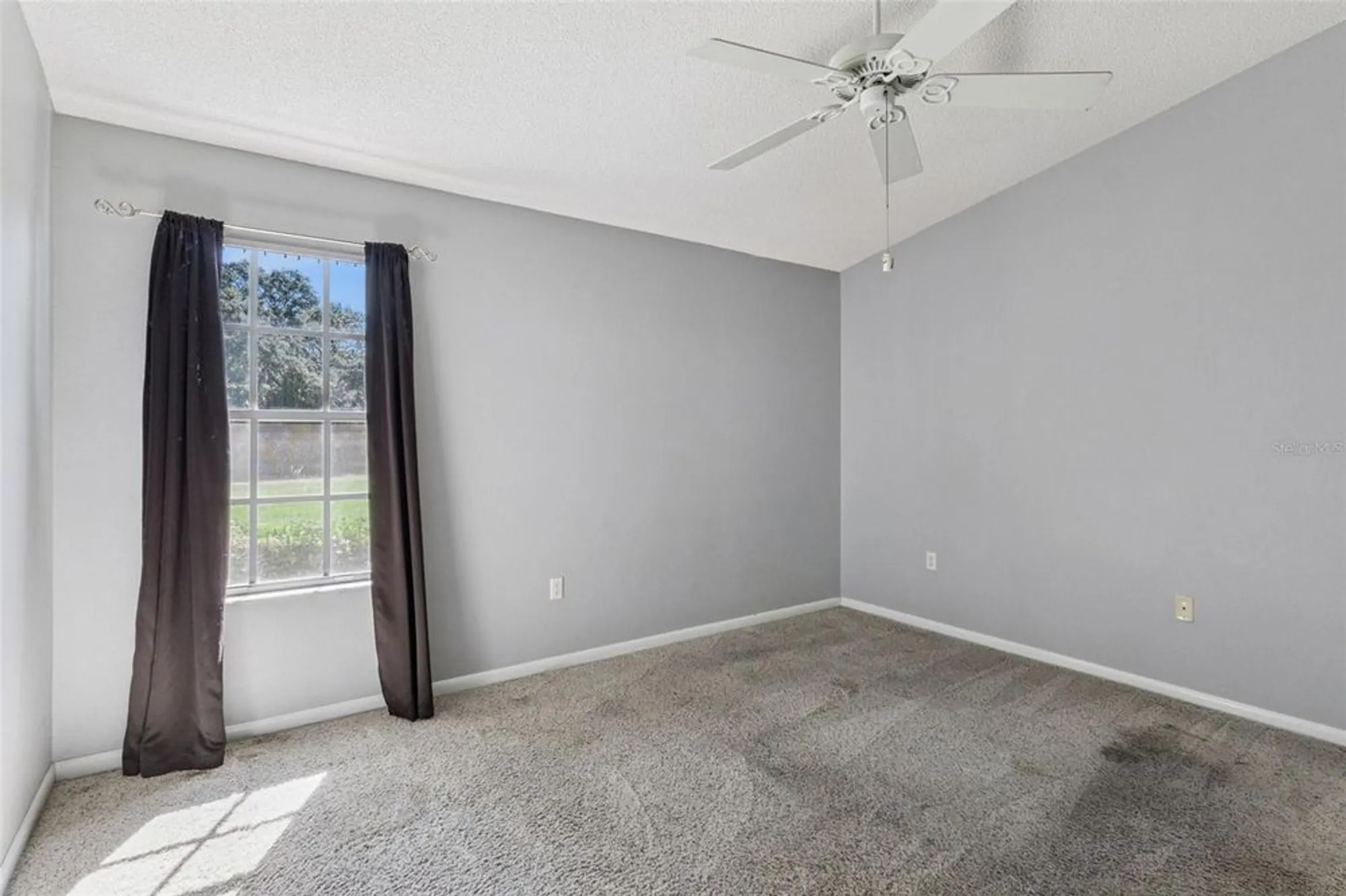 Property Slideshow image 25 of 82 | 26755 cash ct, Leesburg, FL, 34748