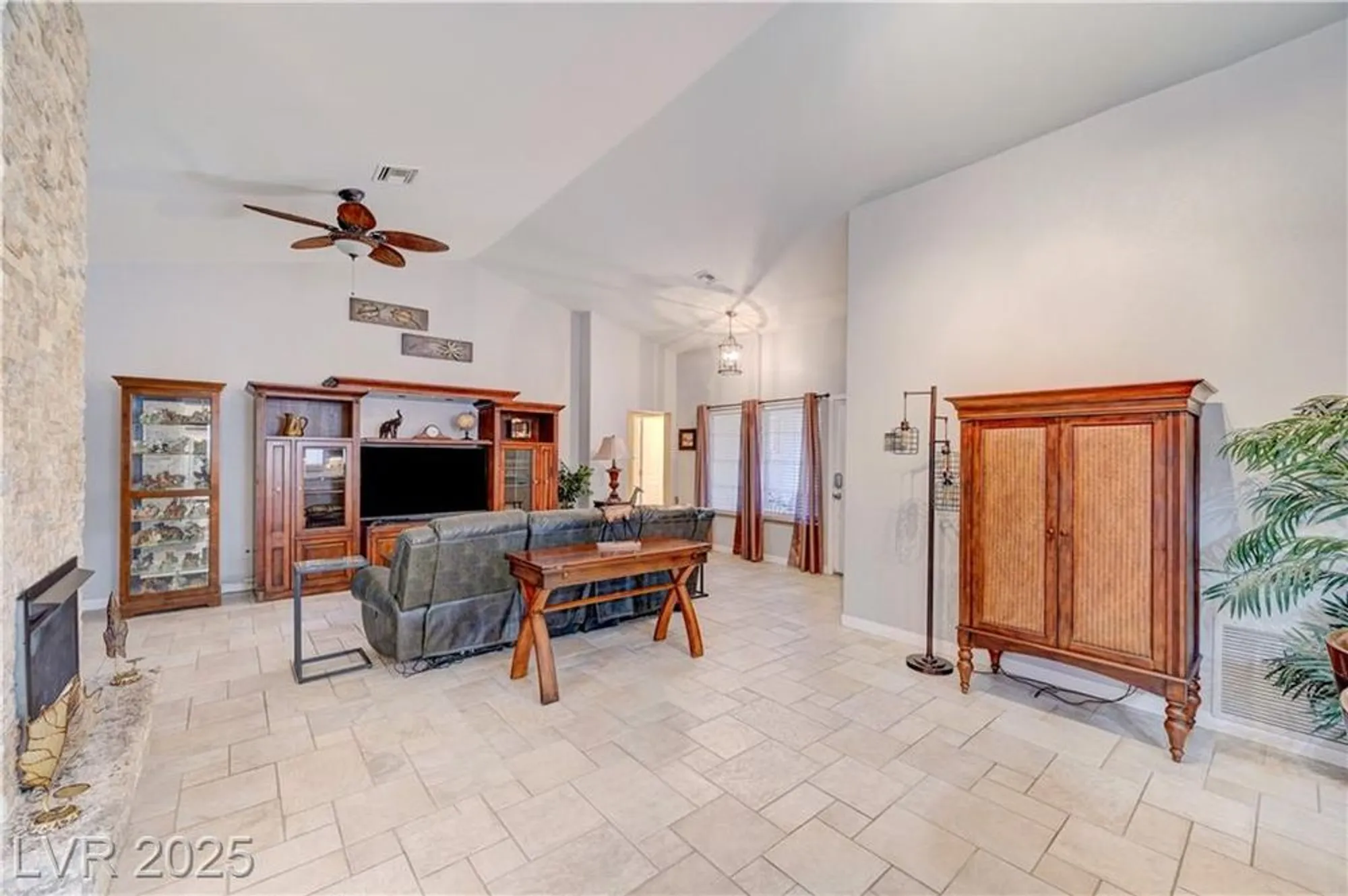 Property Slideshow image 15 of 69 | 3033 merimar dr, Las Vegas, NV, 89134