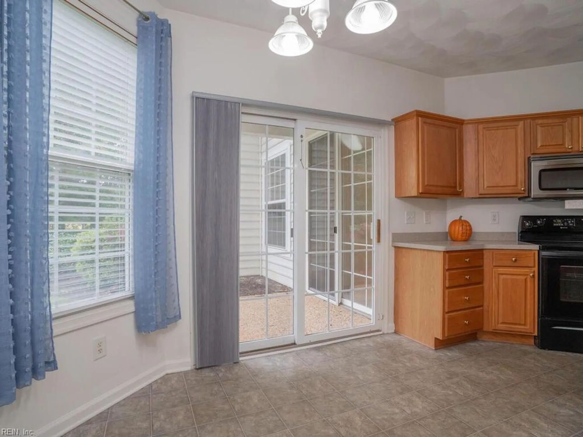 Property Slideshow image 22 of 36 | 2849 majestic oak ct, Virginia Beach, VA, 23456