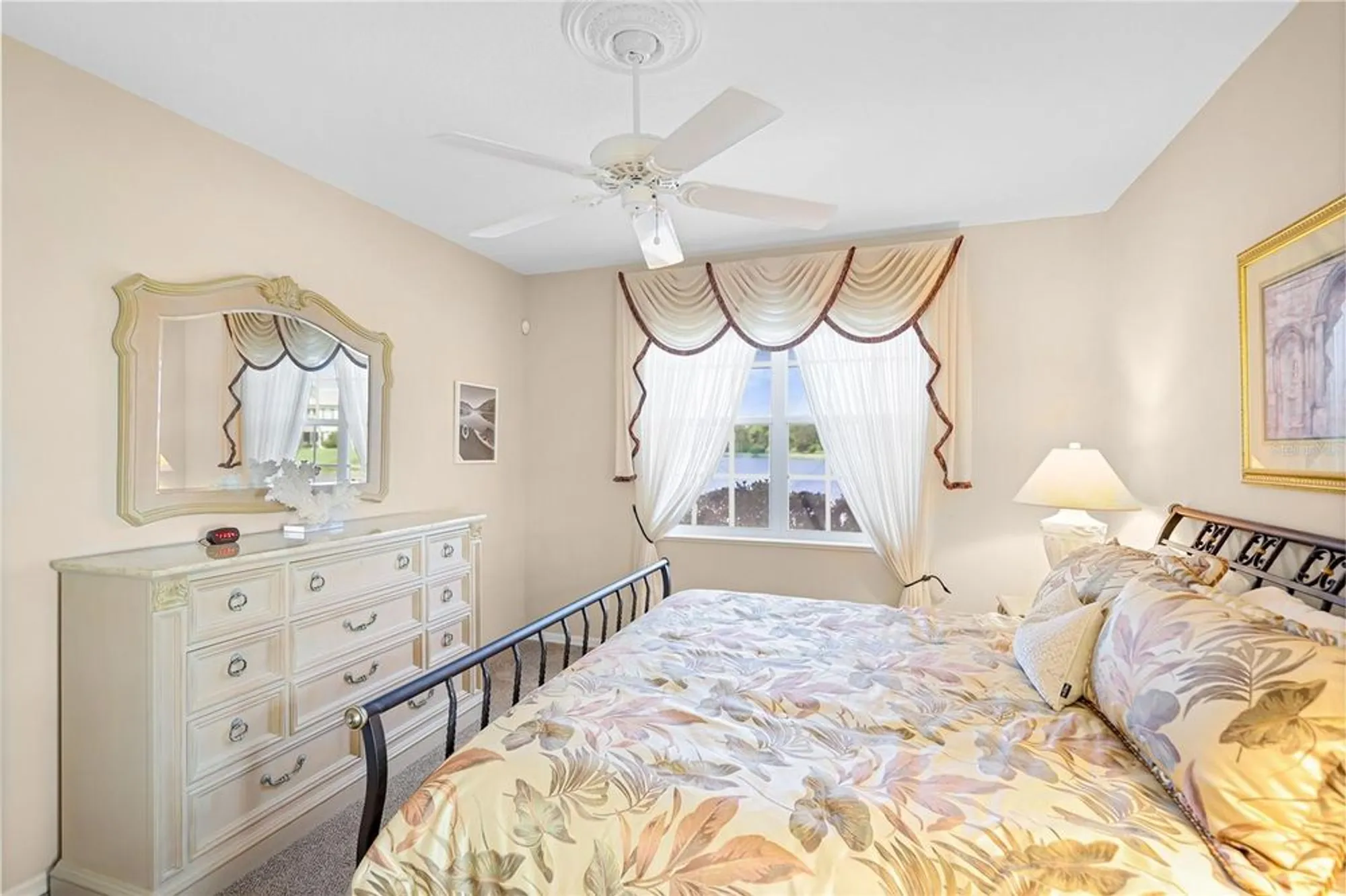 Property Slideshow image 16 of 51 | 875 chalmers dr 11, Venice, FL, 34293