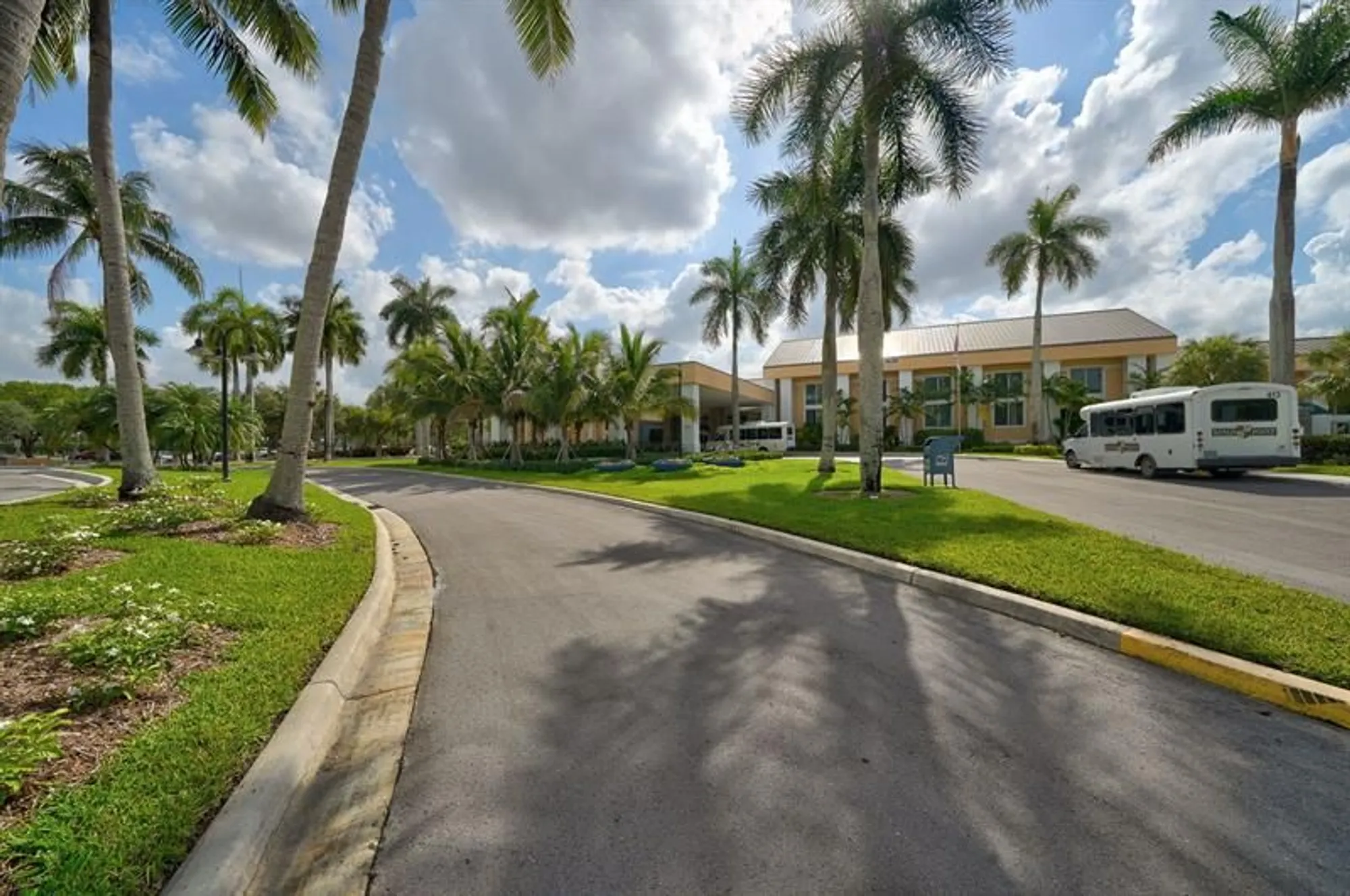 Property Slideshow image 52 of 56 | 7445 fairfax dr 209, Tamarac, FL, 33321