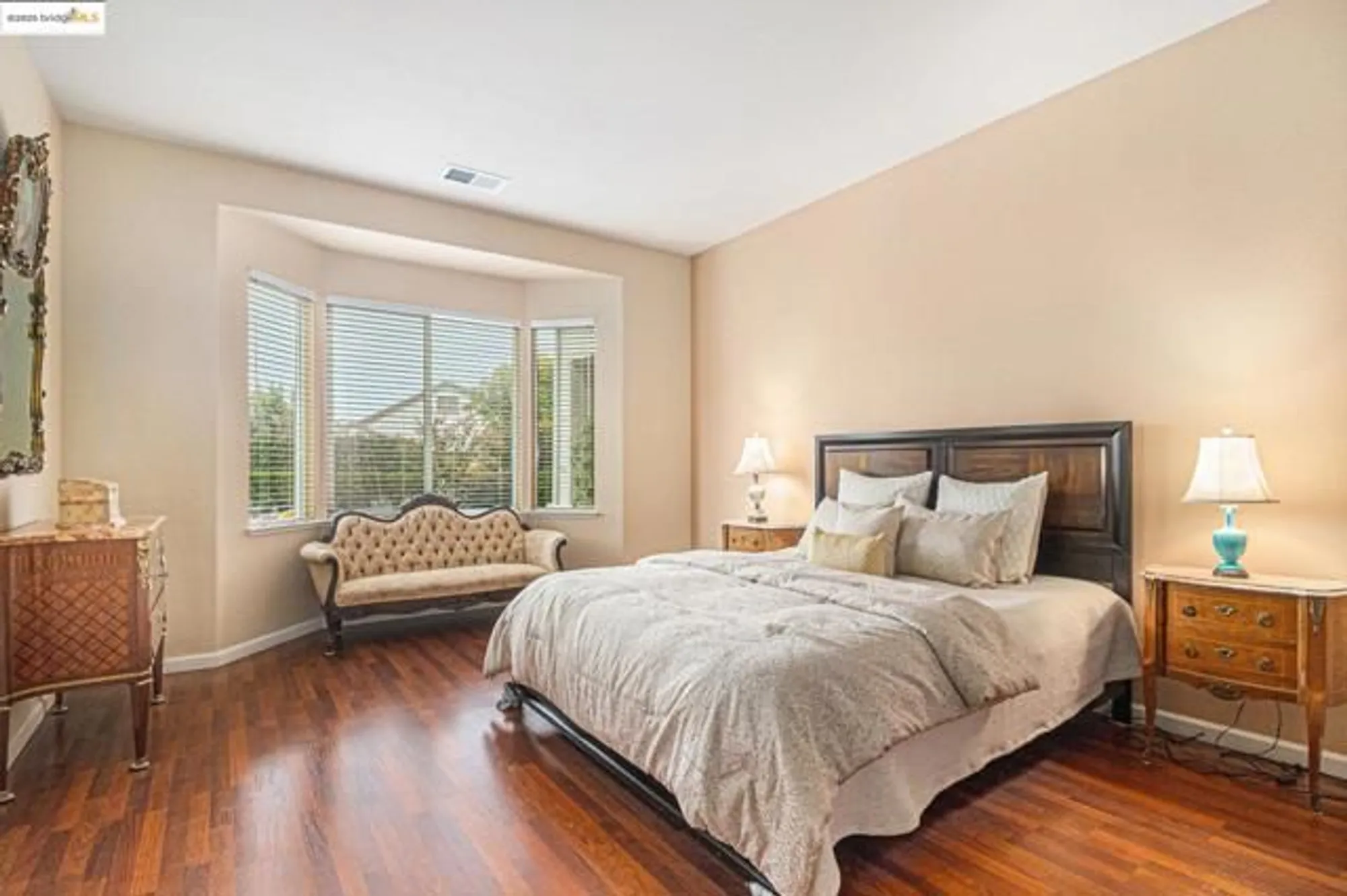 Property Slideshow image 17 of 40 | 1951 desert gold pl, Brentwood, CA, 94513