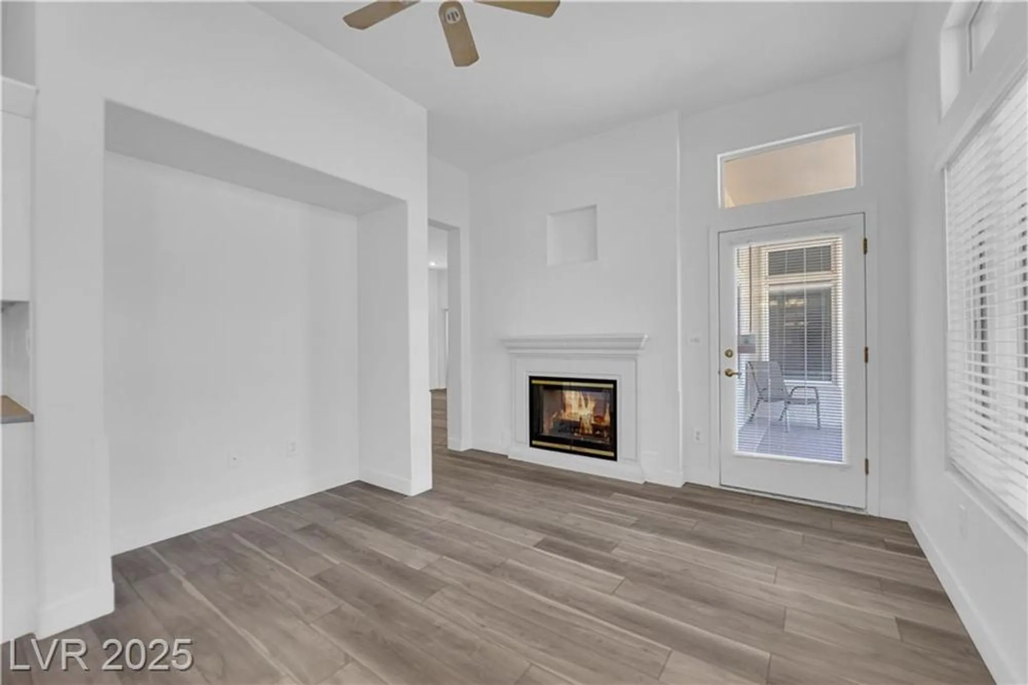 Property Slideshow image 12 of 35 | 10144 hunter springs dr, Las Vegas, NV, 89134