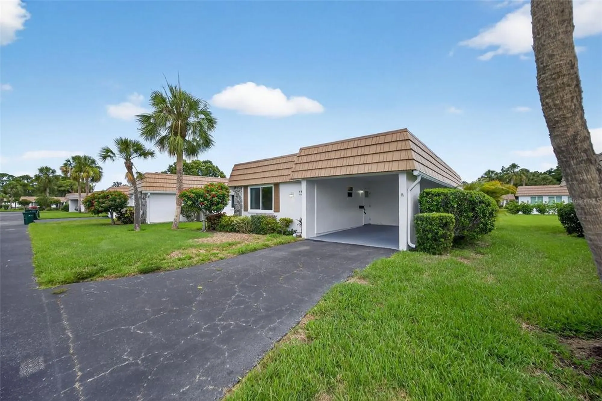 Property Slideshow image 21 of 34 | 2733 riverbluff pl v57, Sarasota, FL, 34231