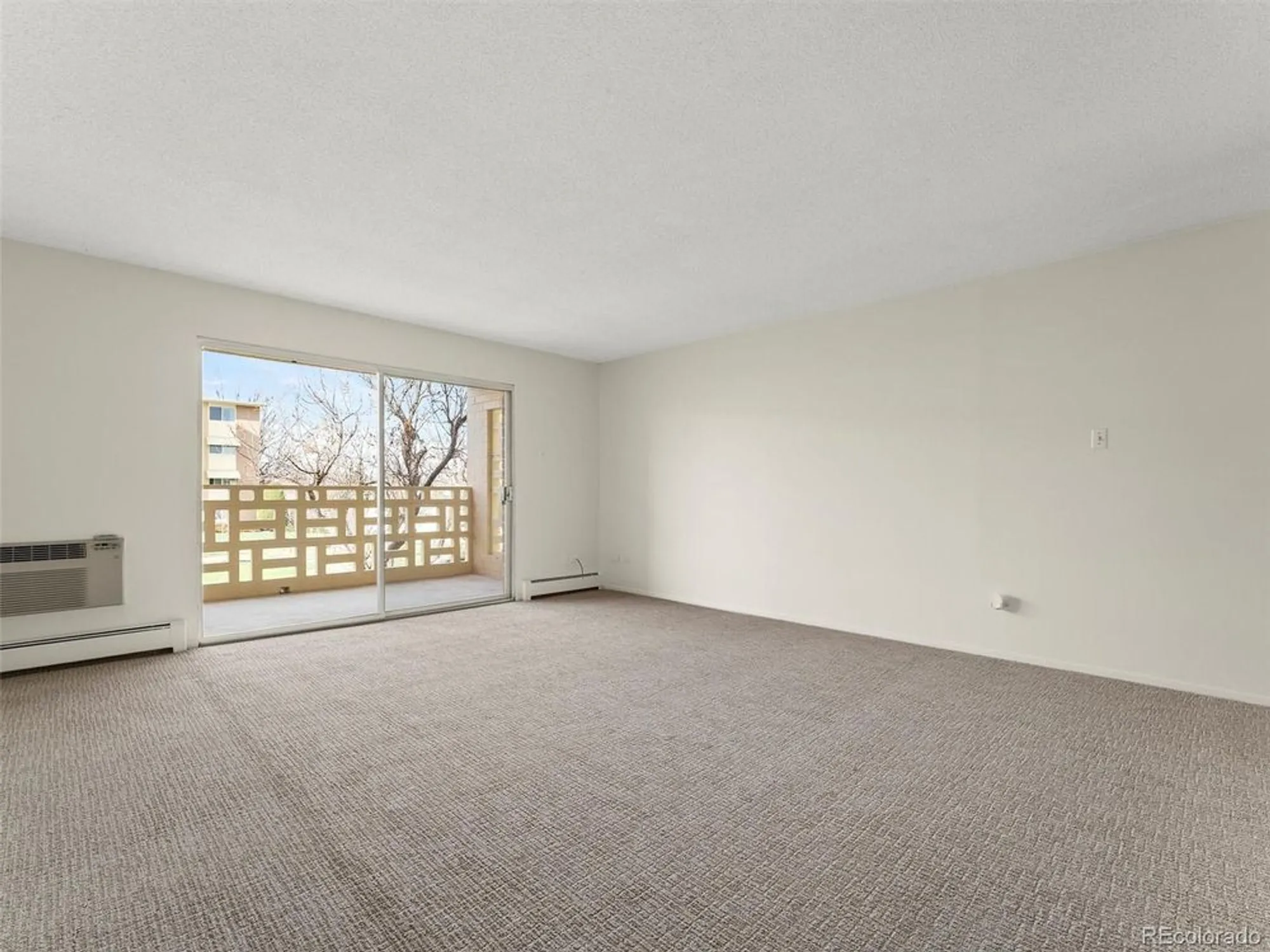 Property Slideshow image 4 of 37 | 605 s alton way 2b, Denver, CO, 80247