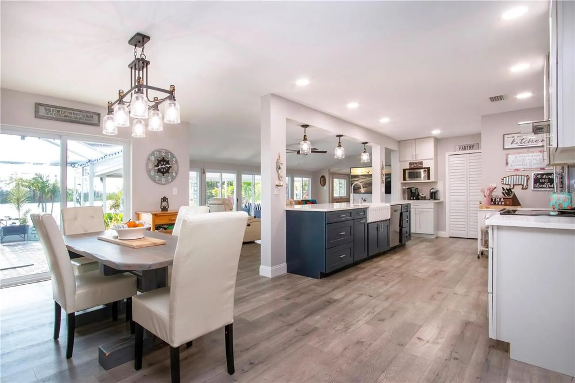 Property Slideshow image 19 of 100 | 1606 bunker hill dr, Sun City Center, FL, 33573