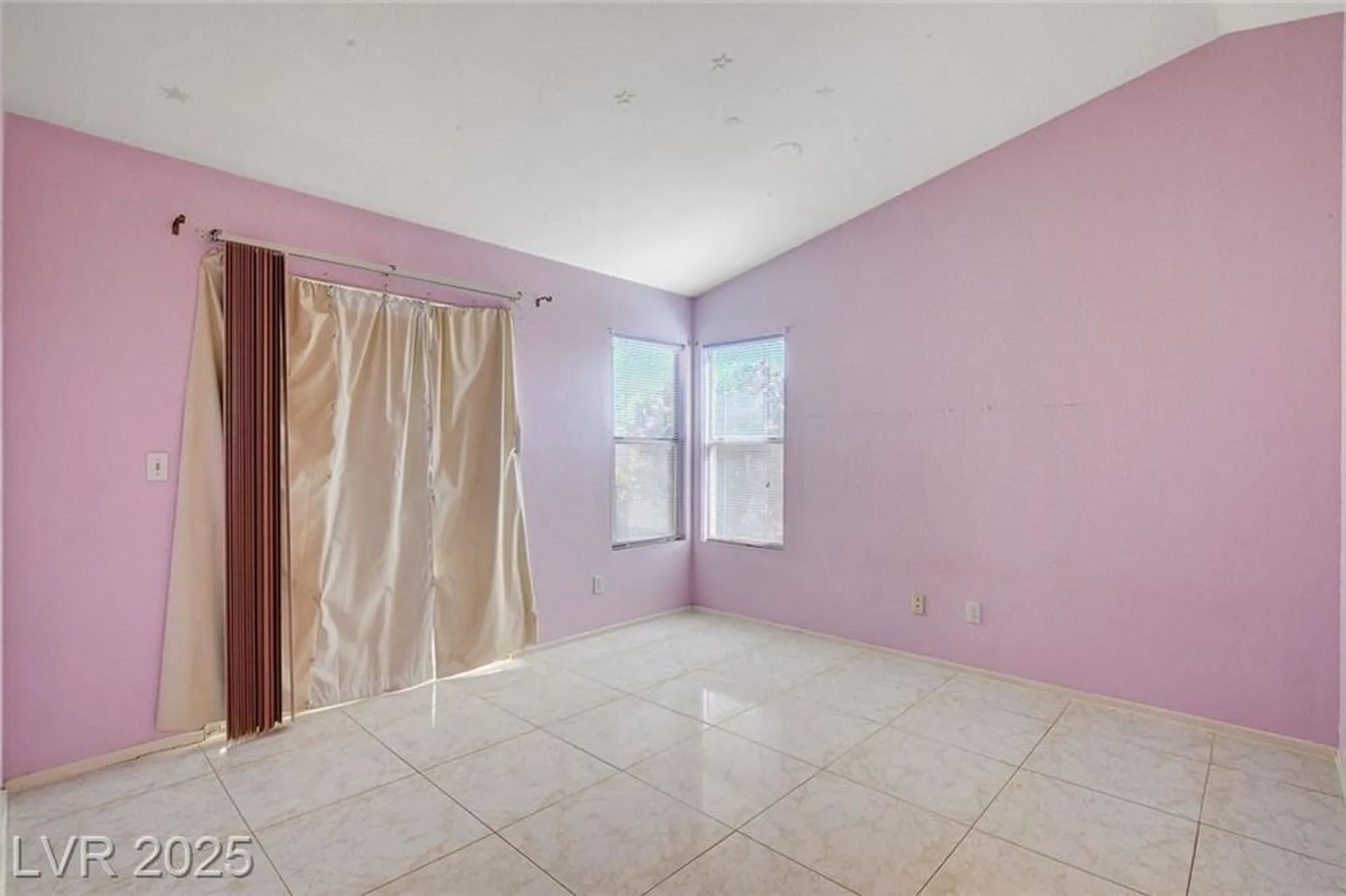 Property Slideshow image 22 of 40 | 5524 morningcross st, Las Vegas, NV, 89130