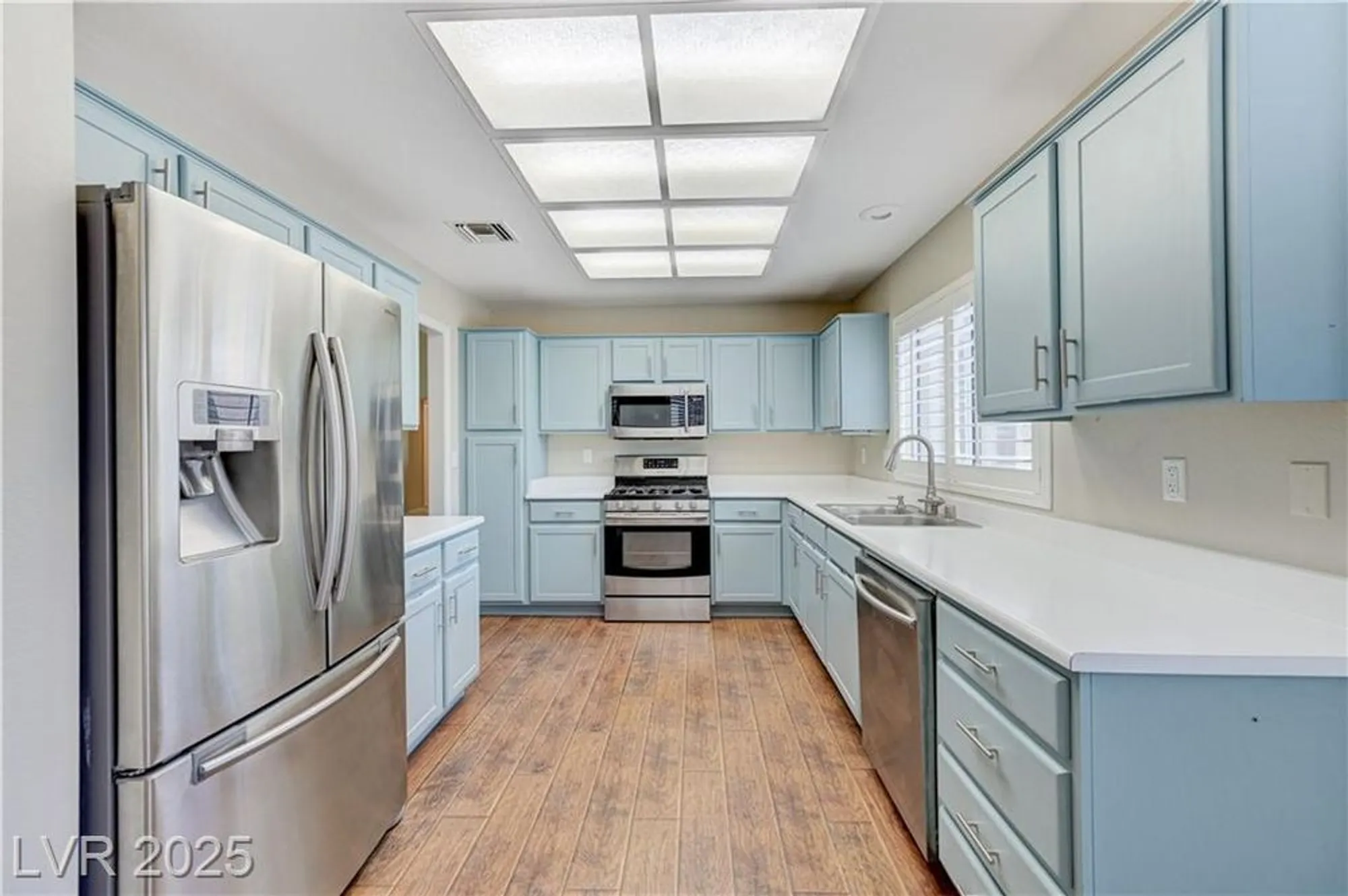 Property Slideshow image 7 of 24 | 8737 smokey dr, Las Vegas, NV, 89134