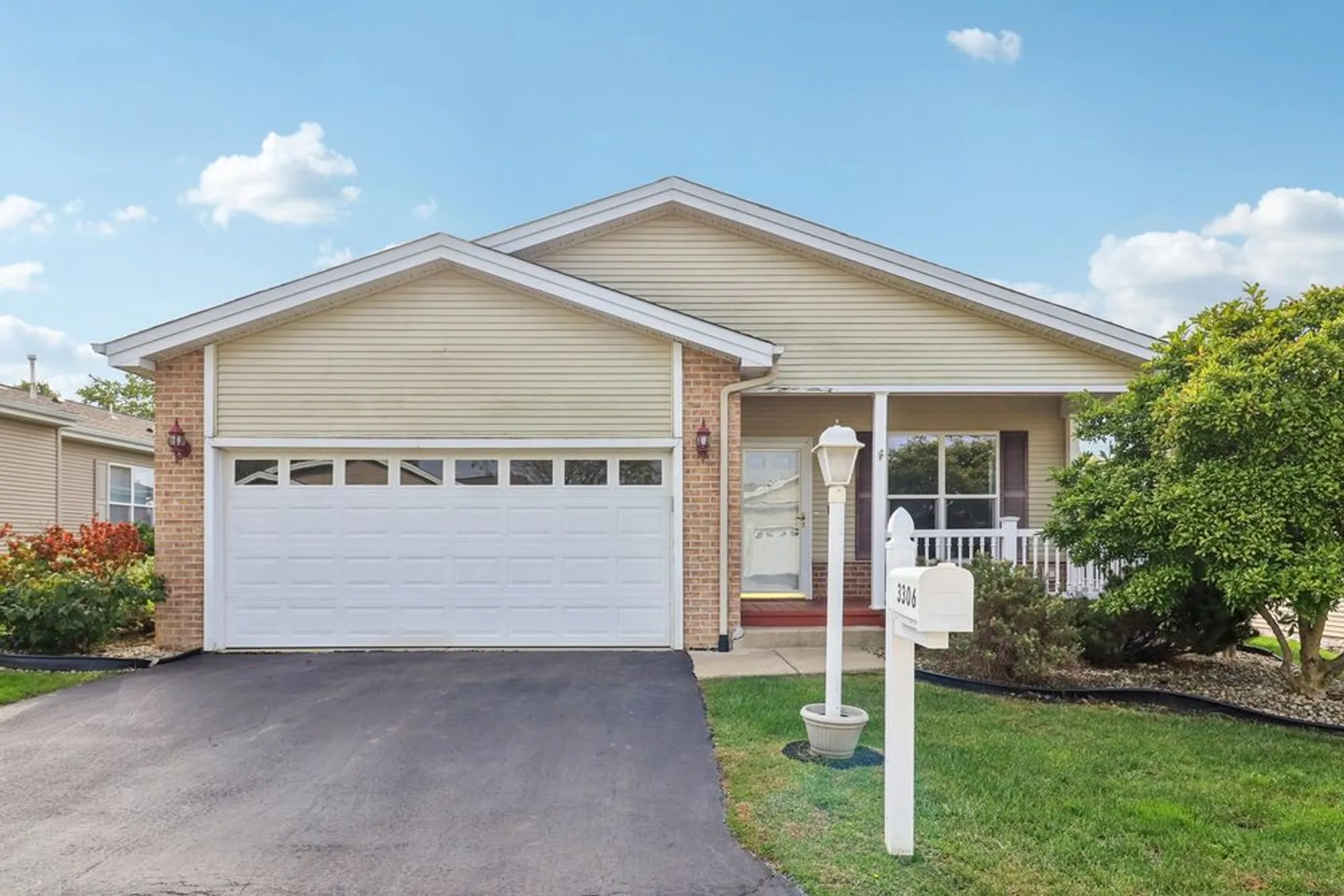 Property Slideshow image 32 of 33 | 3306 stakes ln, Grayslake, IL, 60030
