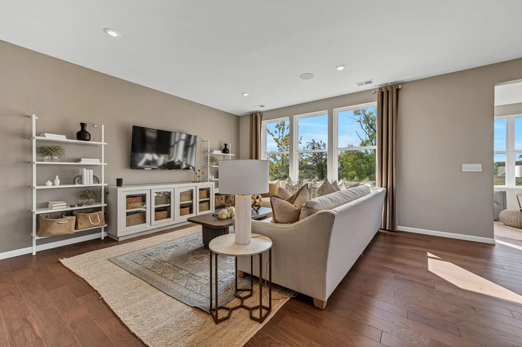 Property Slideshow image 6 of 12 | 2792 spring cir s, Lindenhurst, IL, 60046