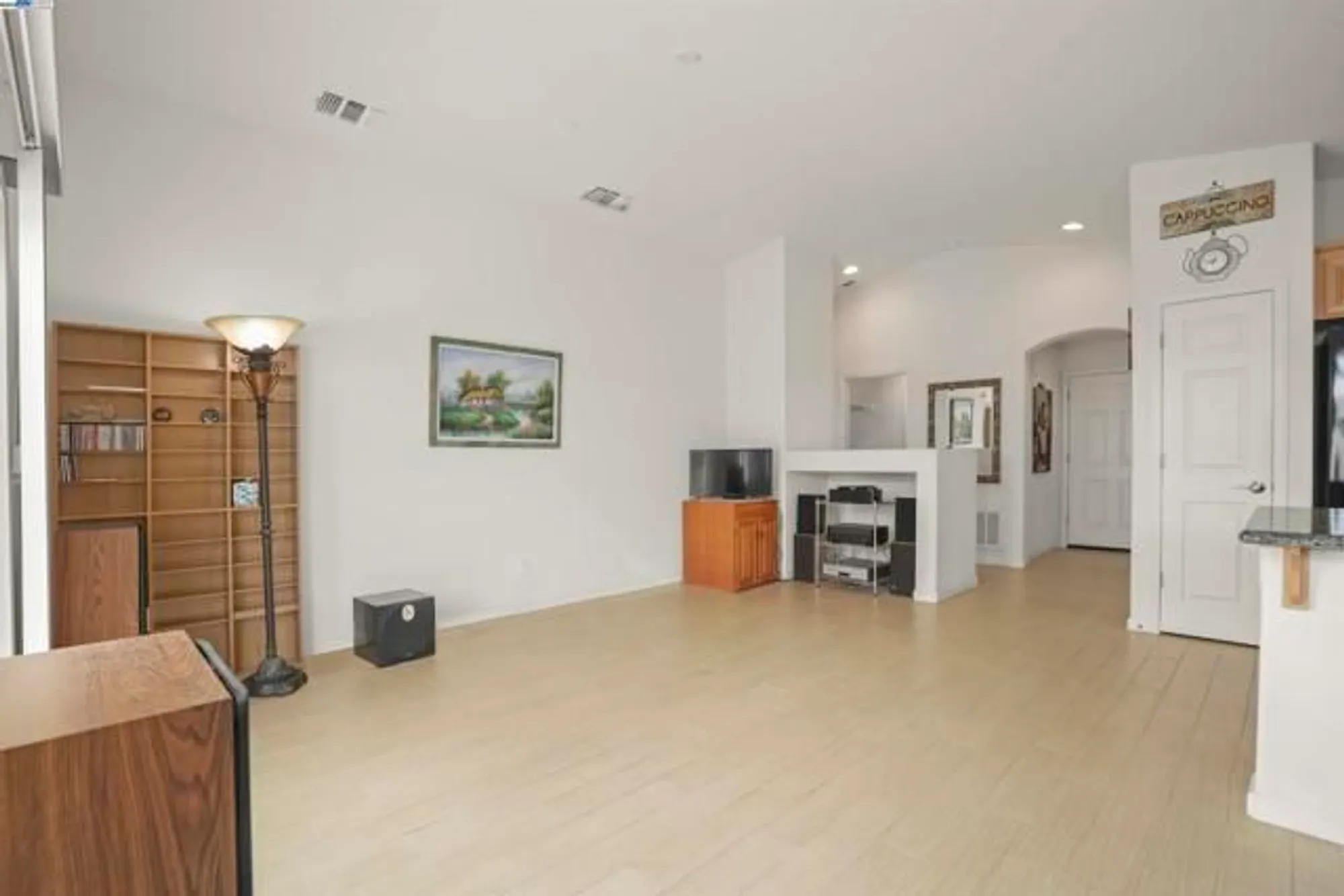 Property Slideshow image 6 of 40 | 422 saddle rock ln, Rio Vista, CA, 94571