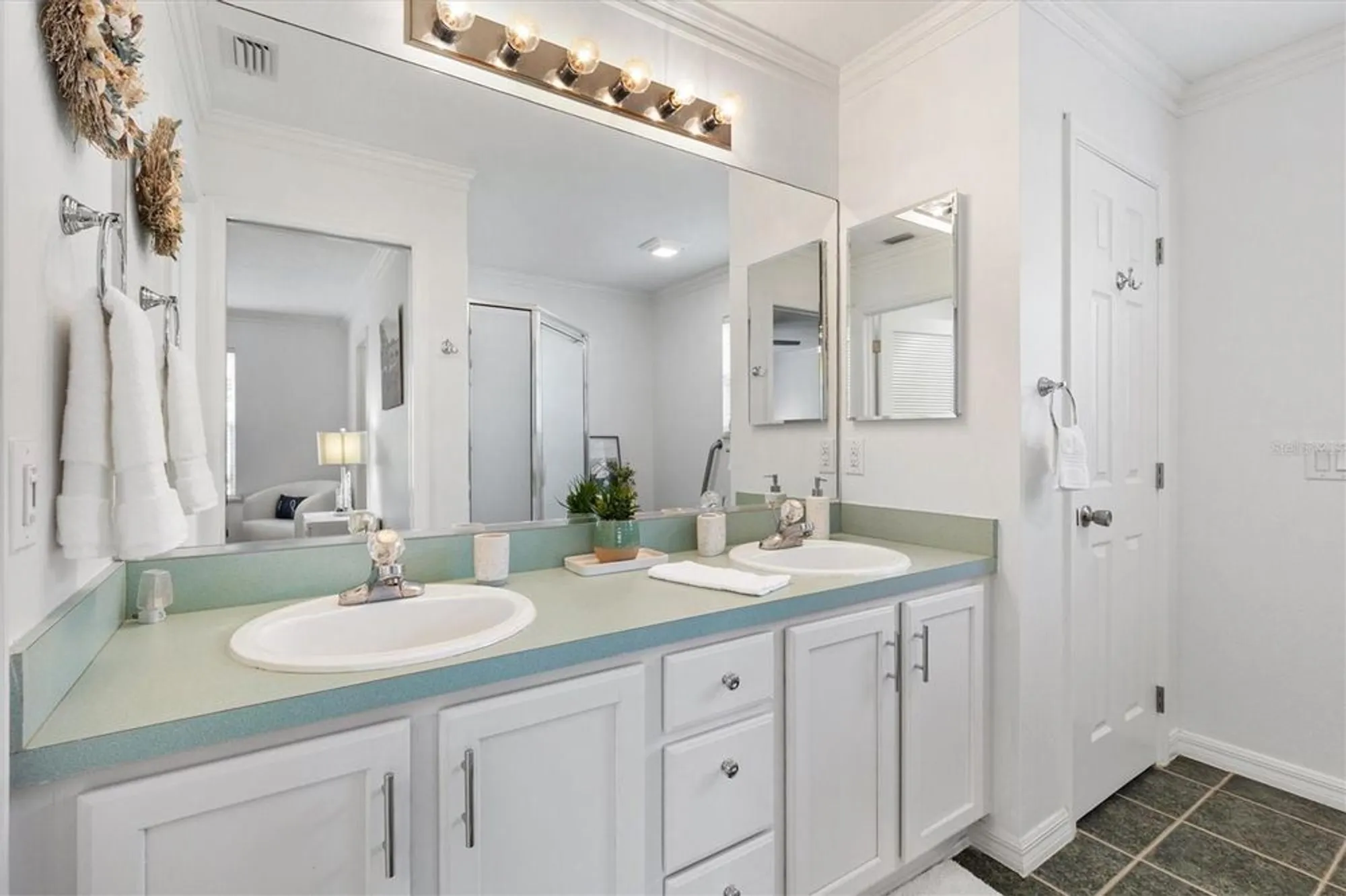 Property Slideshow image 19 of 34 | 17107 se 93rd exeter ct, The Villages, FL, 32162