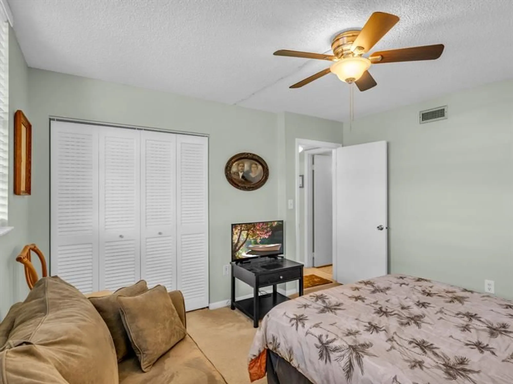 Property Slideshow image 32 of 51 | 1101 colony point cir 422, Pembroke Pines, FL, 33026