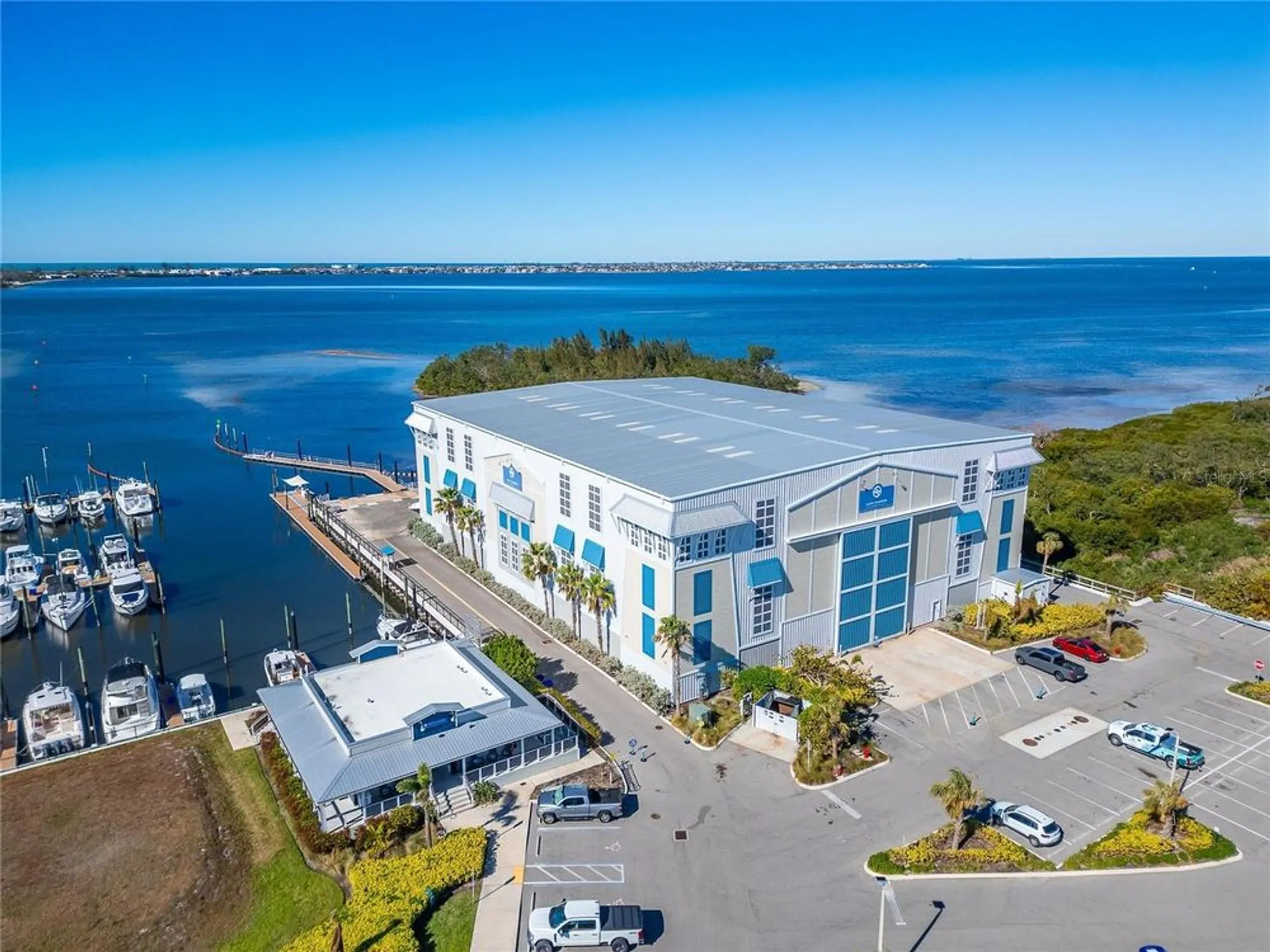 Property Slideshow image 53 of 56 | 379 aruba cir 201, Bradenton, FL, 34209