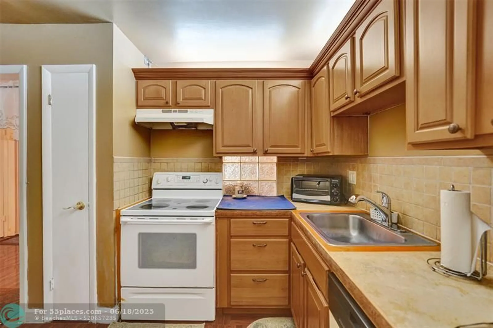 Property Slideshow image 7 of 14 | 4881 nw 22nd st a7, Lauderhill, FL, 33313