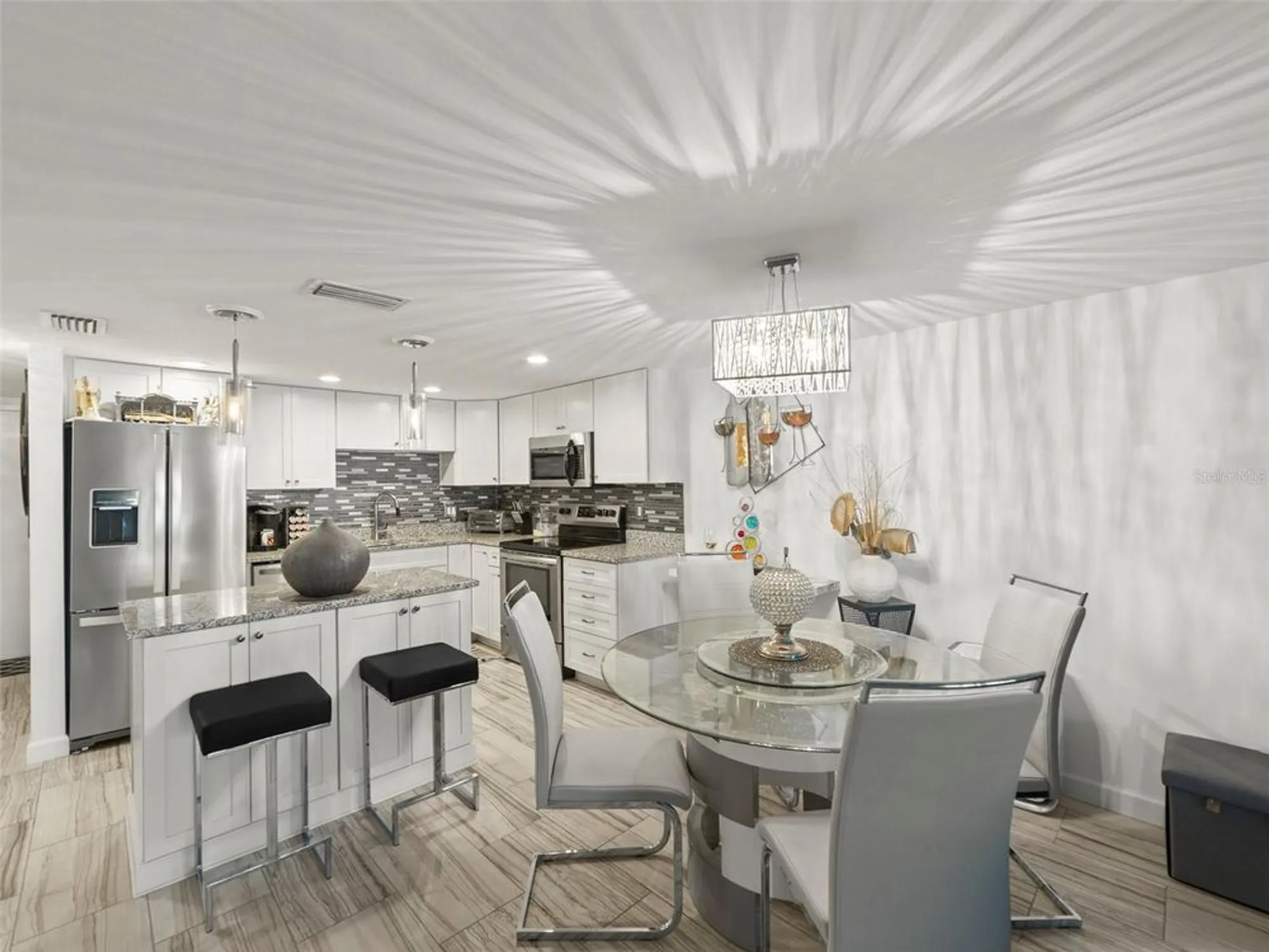 Property Slideshow image 8 of 36 | 7600 sun island dr 107, South Pasadena, FL, 33707