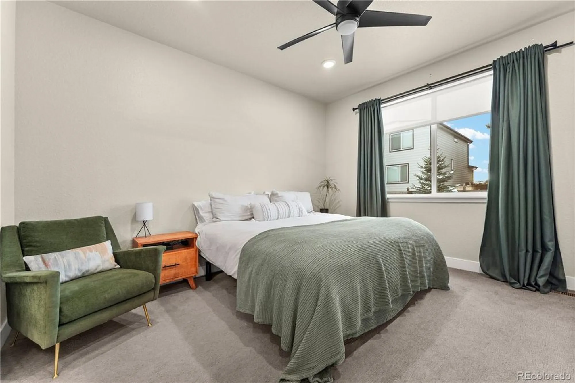 Property Slideshow image 23 of 49 | 483 white sand trl, Castle Rock, CO, 80104